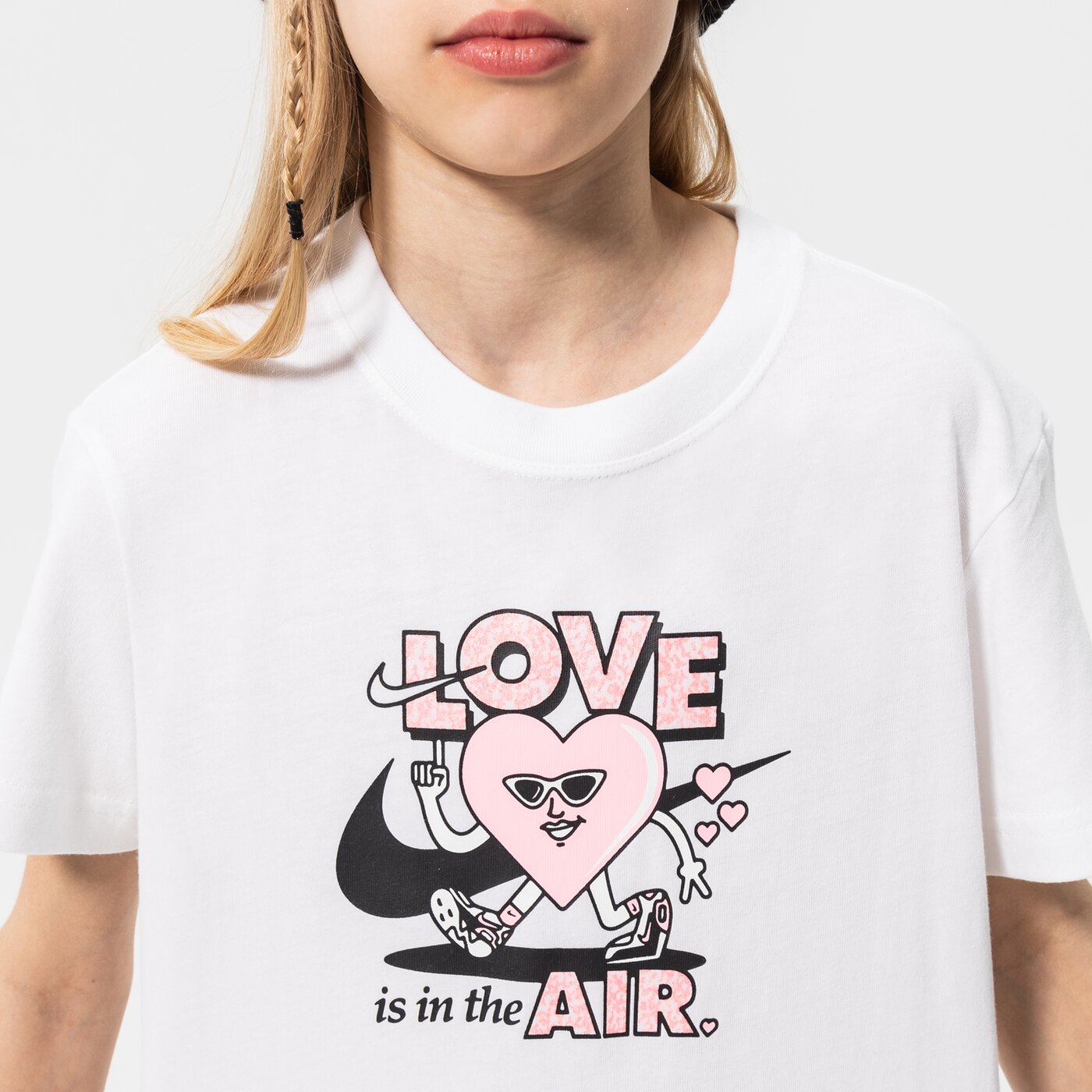 Детска тениска NIKE ТЕНИСКА G NSW TEE DPTL VALENTINE GIRL do1327-100 цвят бял