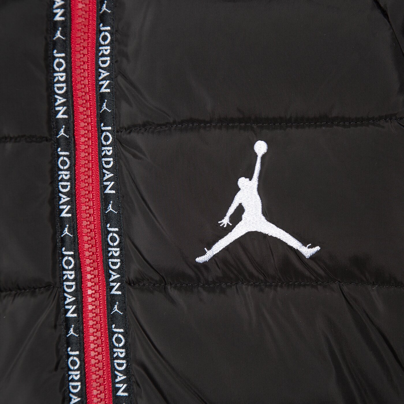 Детска преходно яке JORDAN ЯКЕ ЗИМНО FAUX DOWN JACKET BOY 95b667-023 цвят черен