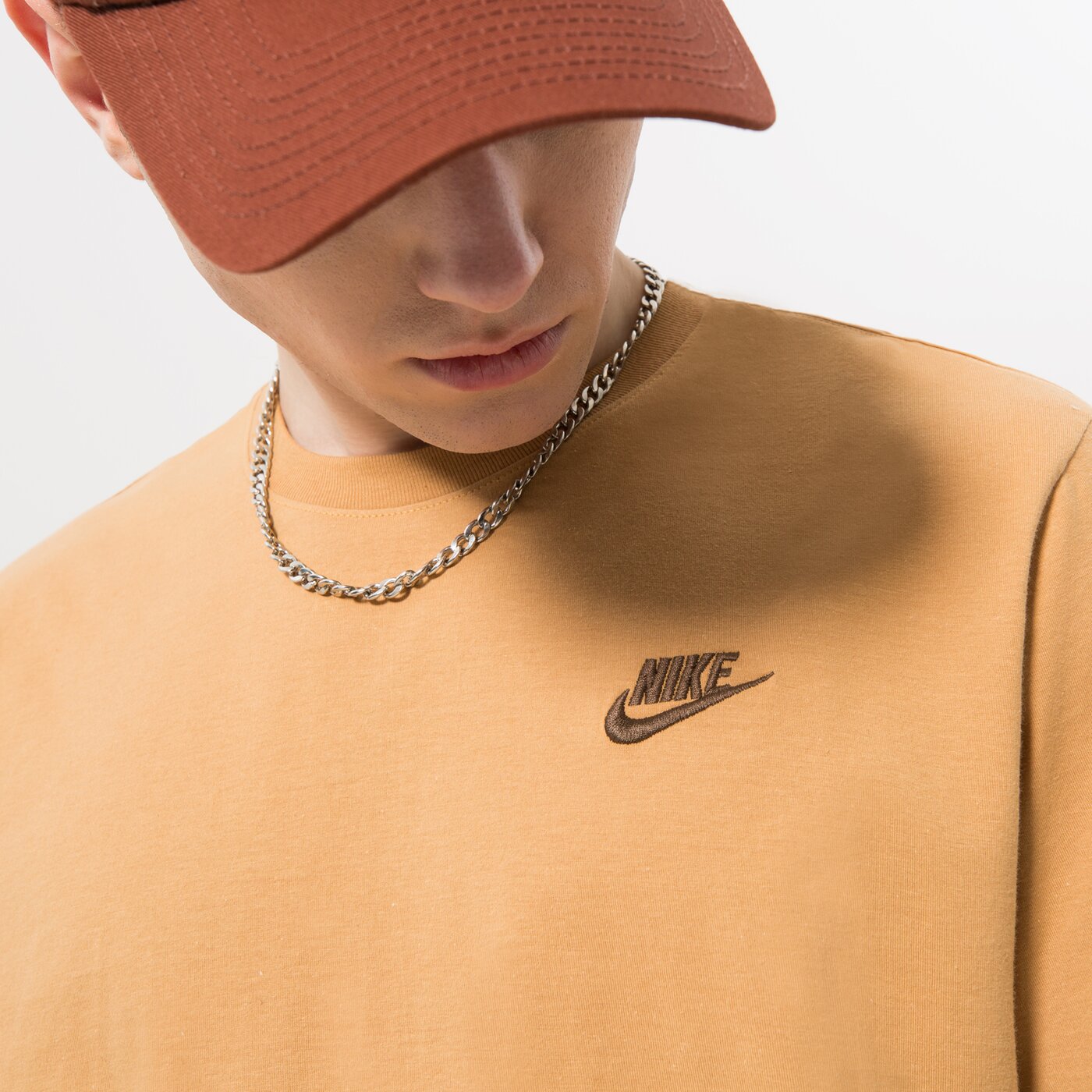 Мъжка тениска NIKE ТЕНИСКА SPORTSWEAR CLUB ar4997-722 цвят горчица