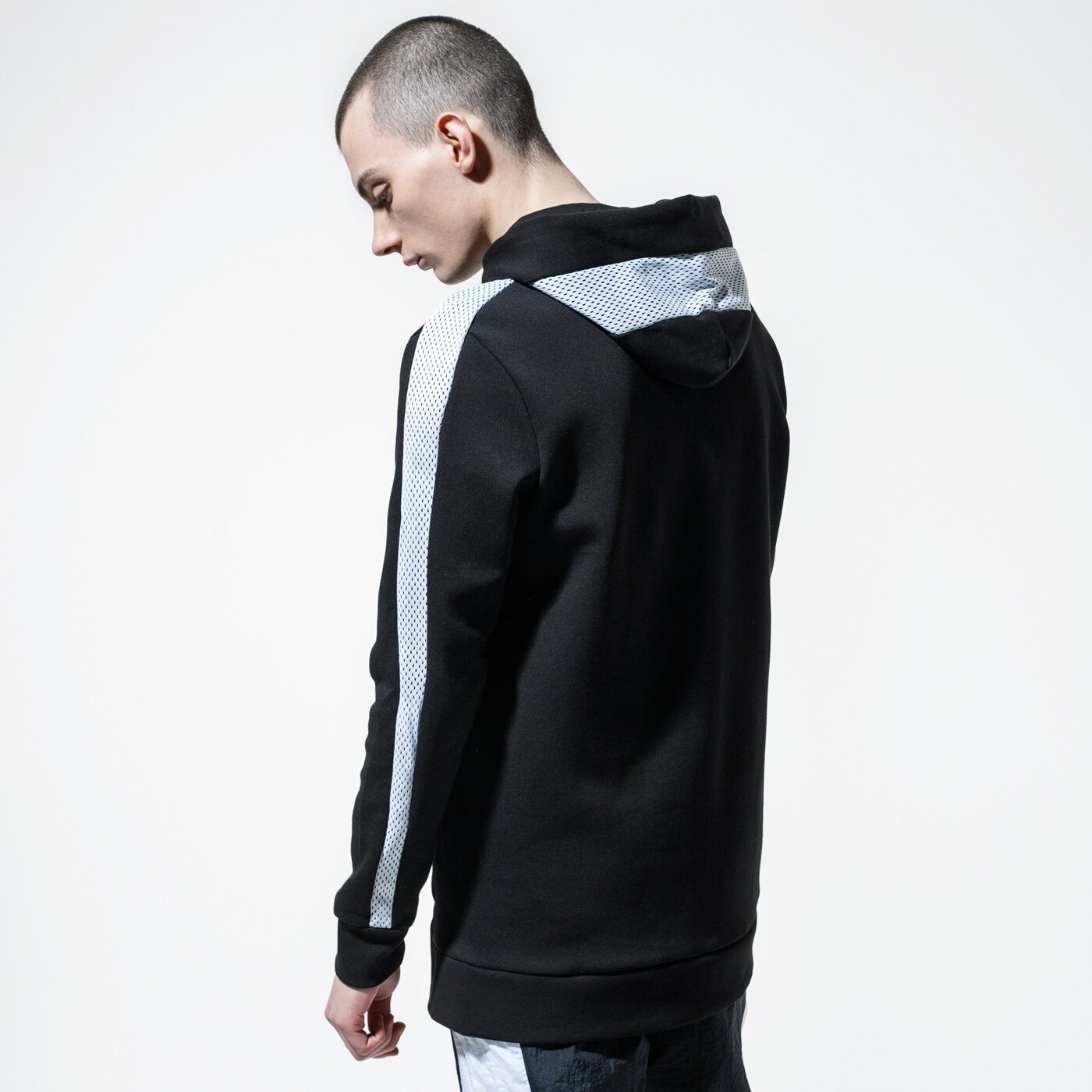 Мъжки суичър PUMA СУИТЧЪР С КАЧУЛКА AVENIR HOODY 59645901 цвят черен