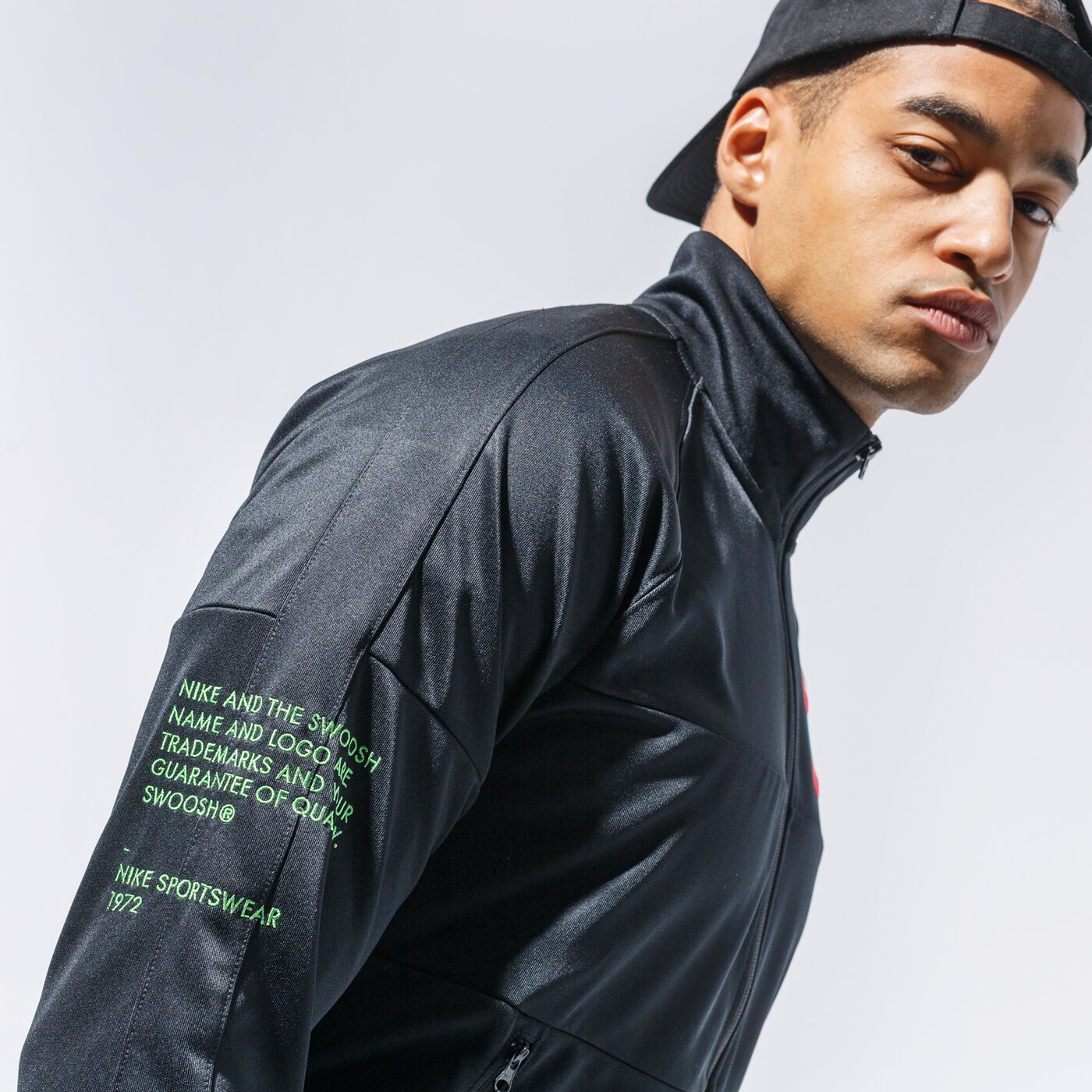 Мъжки суичър NIKE СУИТЧЪР СЪС ЗАКОПЧАВАНЕ M NSW SWOOSH JKT PK cu3893-011 цвят черен