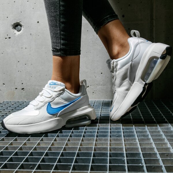 Дамски маратонки NIKE W AIR MAX VERONA cz6156-101 цвят бял