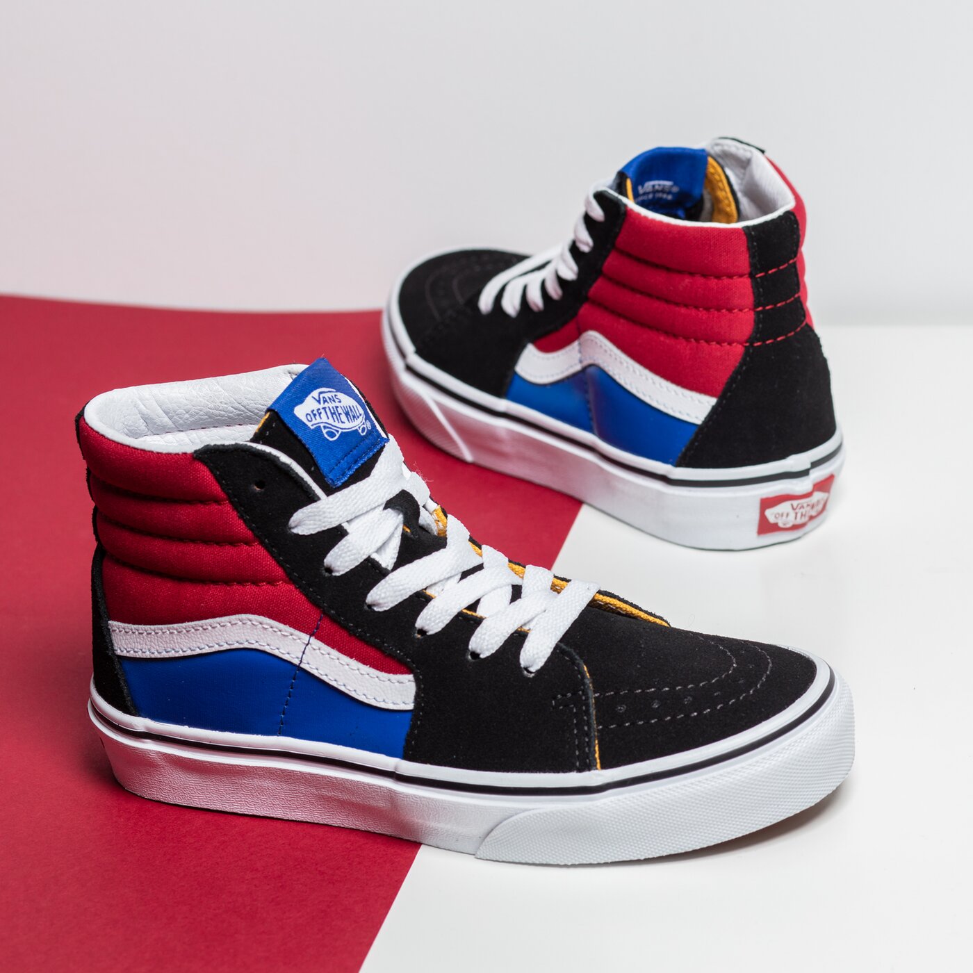 Детски маратонки VANS UY SK8-HI vn000d5f9am1 цвят червен