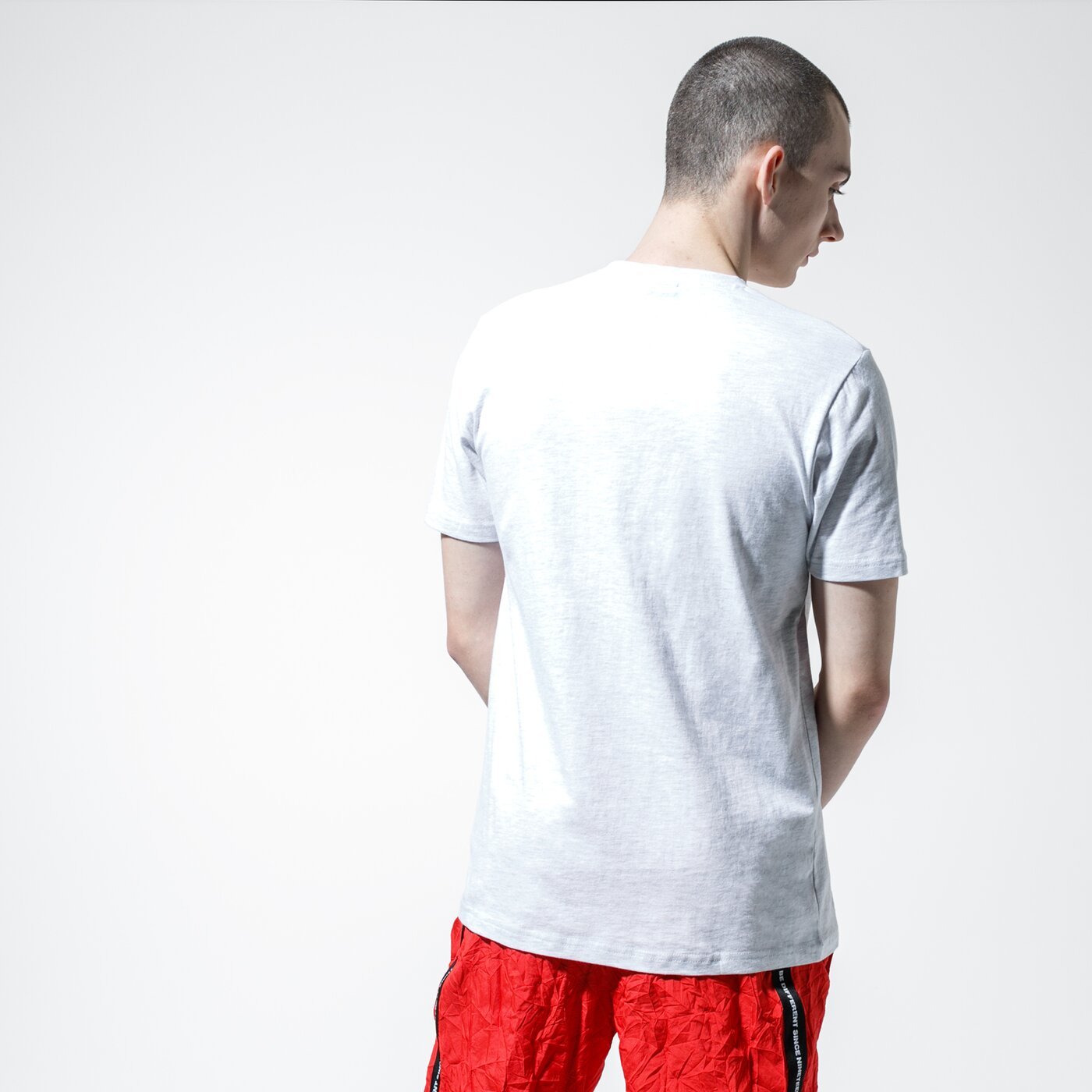 Мъжка тениска ELLESSE ТЕНИСКА KOSI she09994whitemarl цвят сив