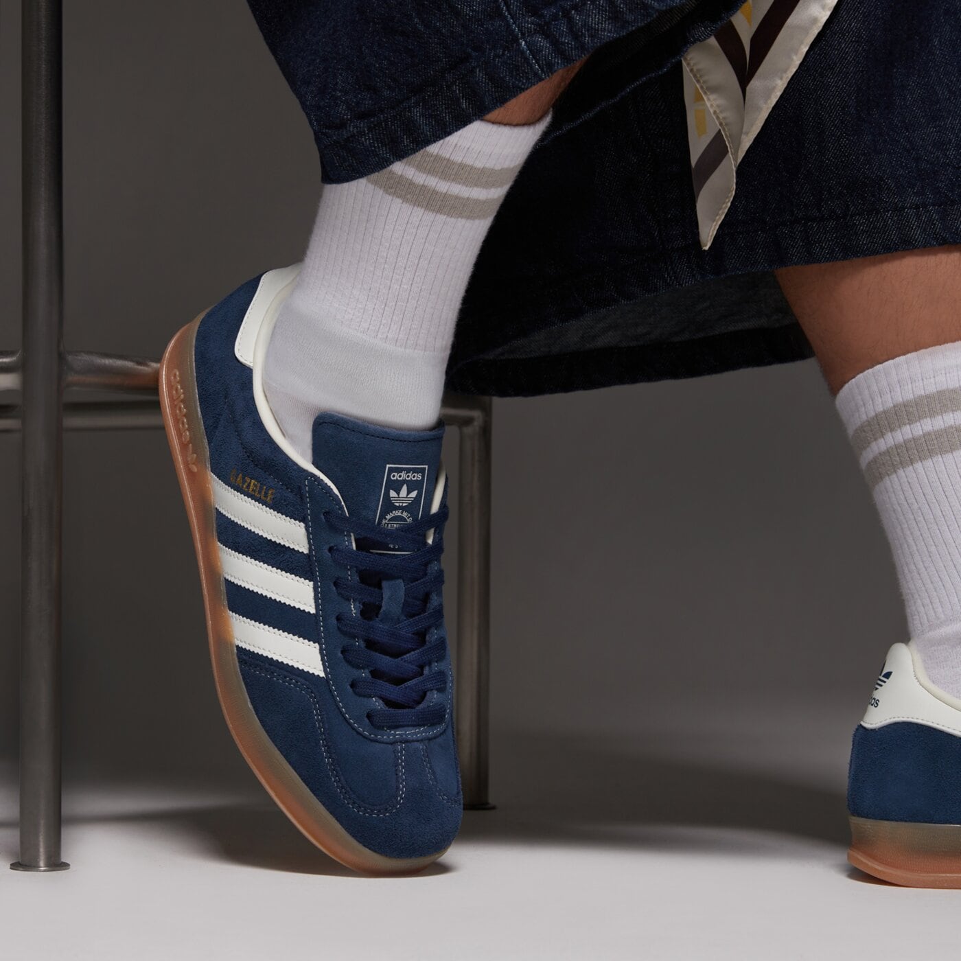 Мъжки маратонки ADIDAS GAZELLE INDOOR  jq8393 цвят тъмносин