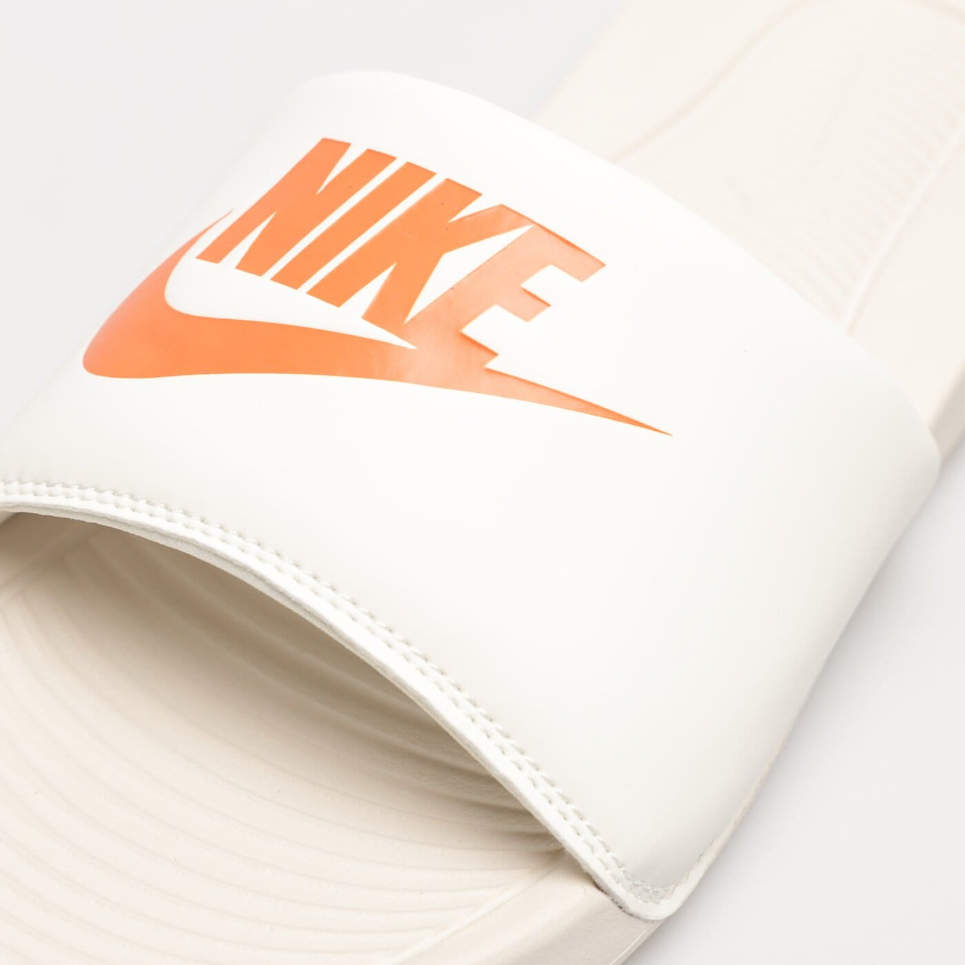 Мъжки чехли и сандали NIKE VICTORI ONE cn9675-108 цвят бежов