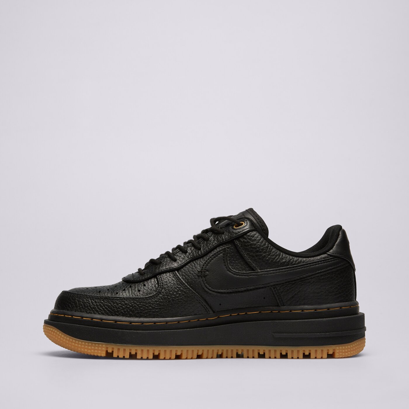 Мъжки маратонки NIKE AIR FORCE 1 LUXE db4109-001 цвят черен