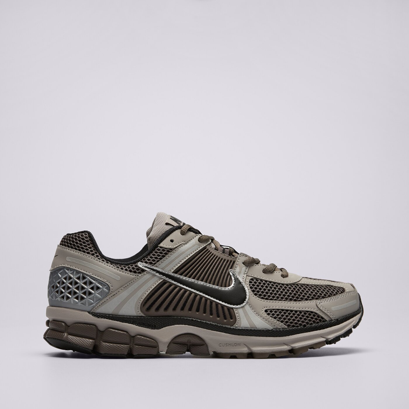 Мъжки маратонки NIKE ZOOM VOMERO 5 fb9149-005 цвят кафяв