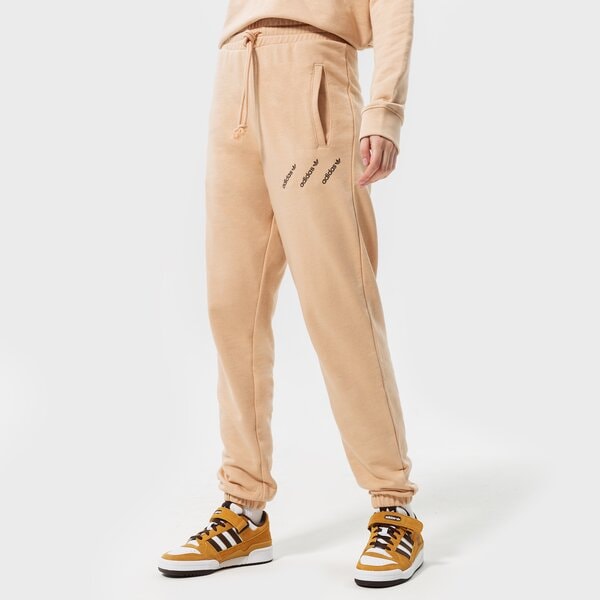 Дамски панталони ADIDAS ПАНТАЛОНИ TRACK PANTS hm4871 цвят бежов