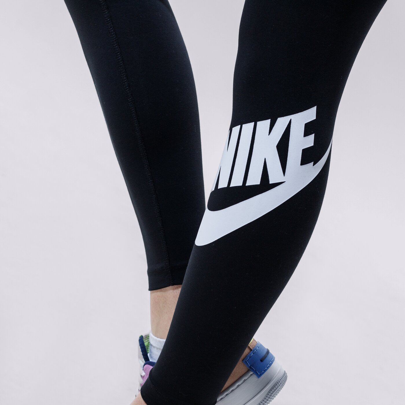 Дамски панталони NIKE КЛИН SPORTSWEAR ESSENTIAL cz8528-010 цвят черен