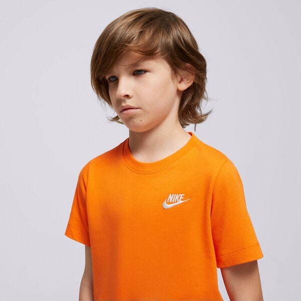 Детска тениска NIKE ТЕНИСКА SPORTSWEAR BOY ar5254-819 цвят оранжев