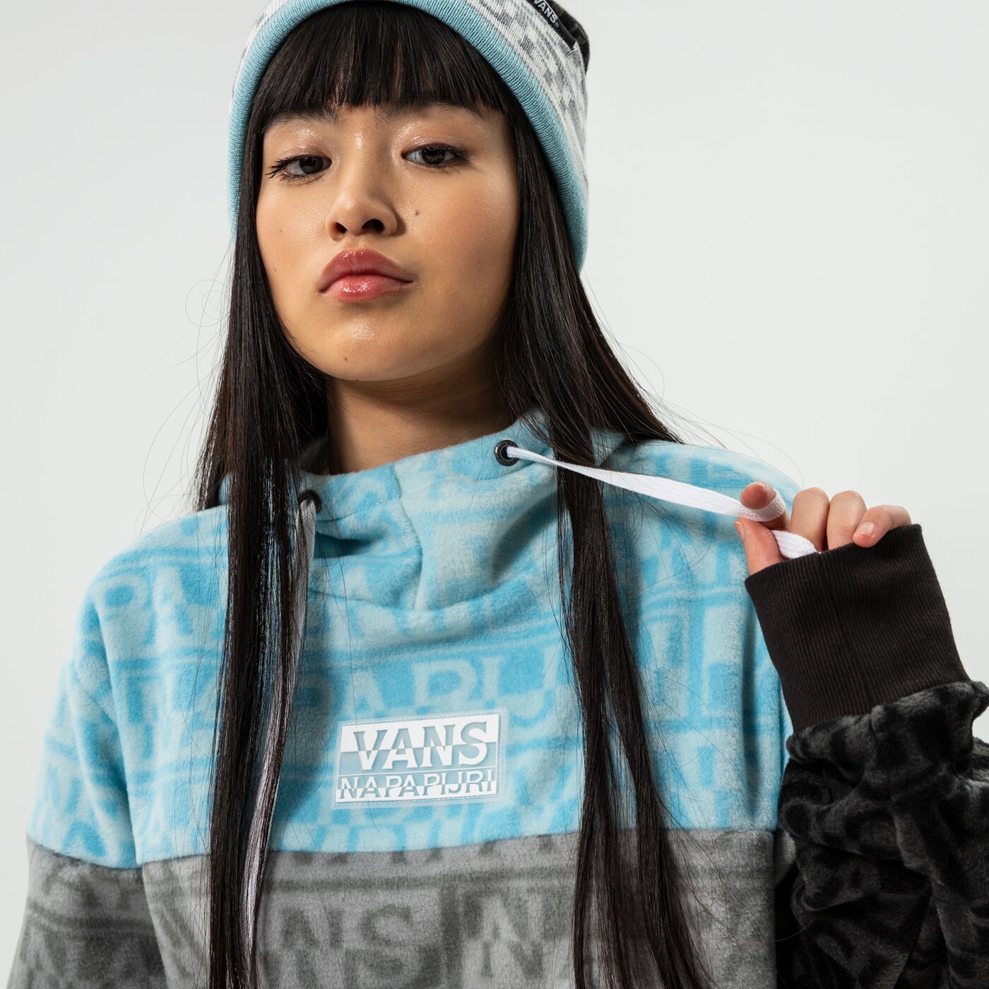 Дамски суичър VANS ПОЛАР WM VANS X NAPAPIJRI FLEECE vn0a53wwblk1 цвят черен