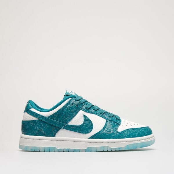 Дамски маратонки NIKE WMNS DUNK LOW dv3029-100 цвят бял