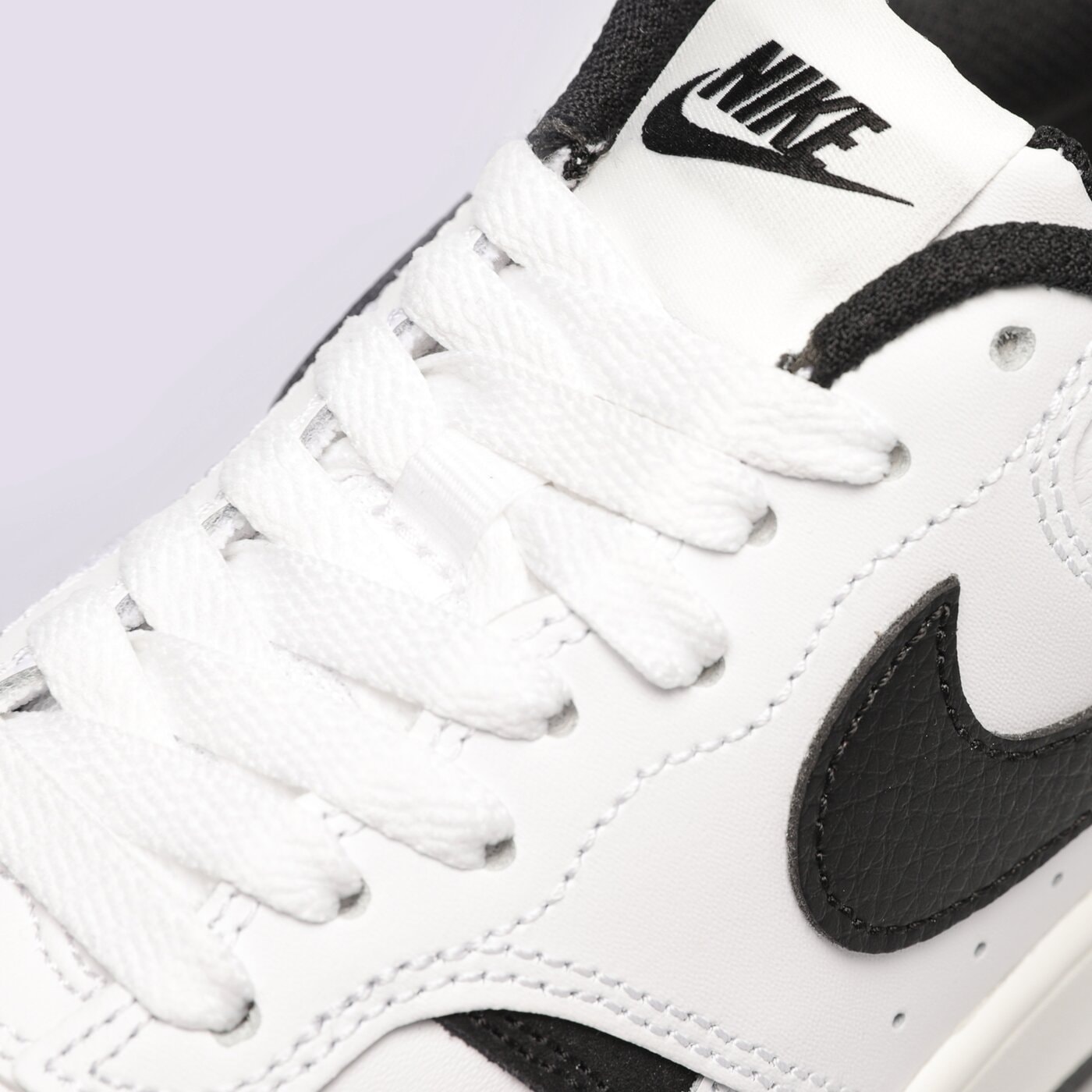 Дамски маратонки NIKE GAMMA FORCE dx9176-100 цвят бял