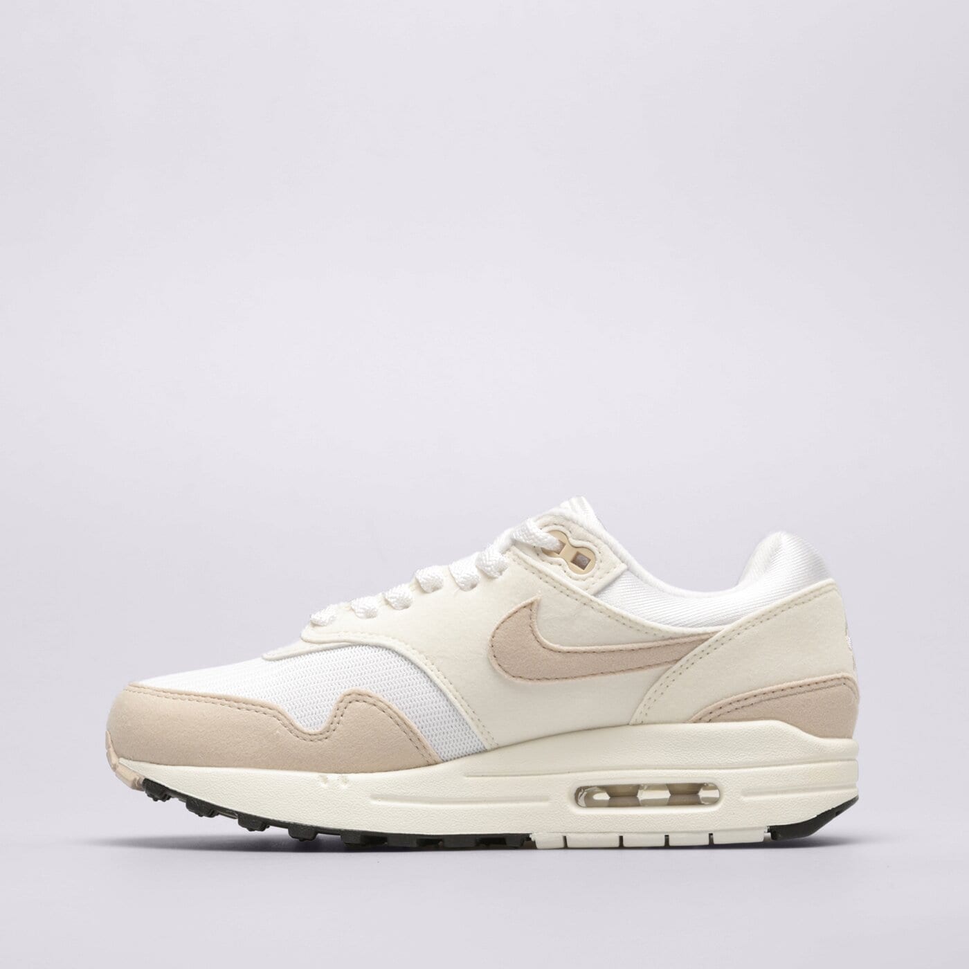 Дамски маратонки NIKE AIR MAX 1 '87 dz2628-101 цвят бежов
