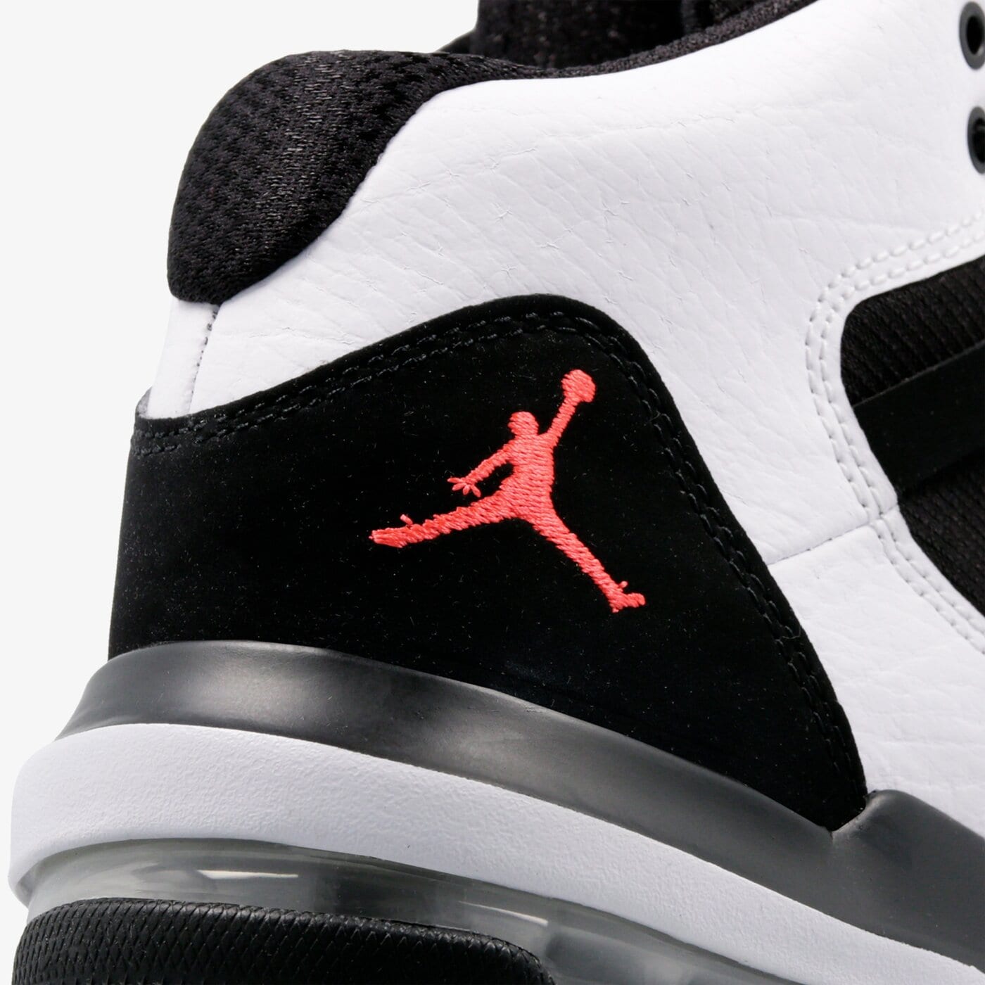 Детски маратонки JORDAN MAX AURA (GS) aq9214-101 цвят черен