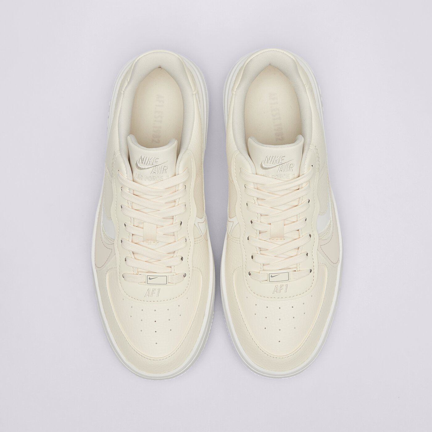 Дамски маратонки NIKE W AF1 PLT.AF.ORM  dj9946-107 цвят бежов