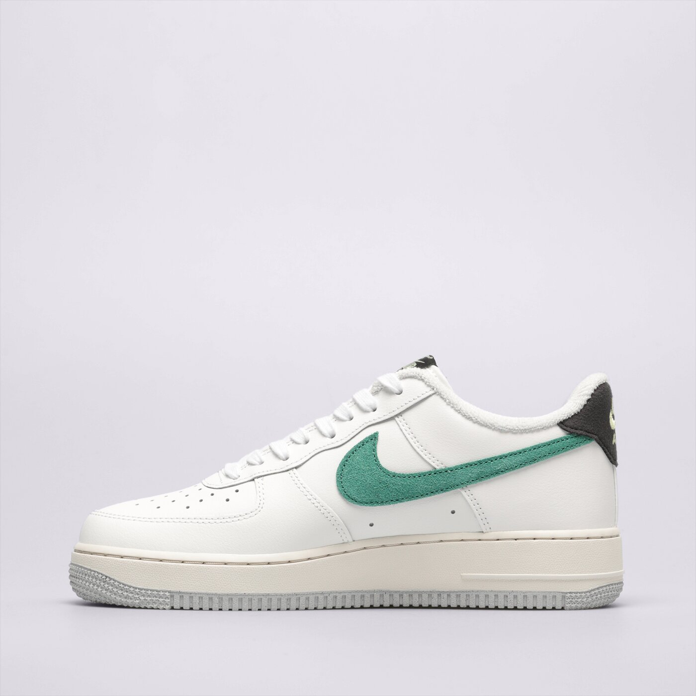Мъжки маратонки NIKE AIR FORCE 1 '07 TPA dr8593-100 цвят бял