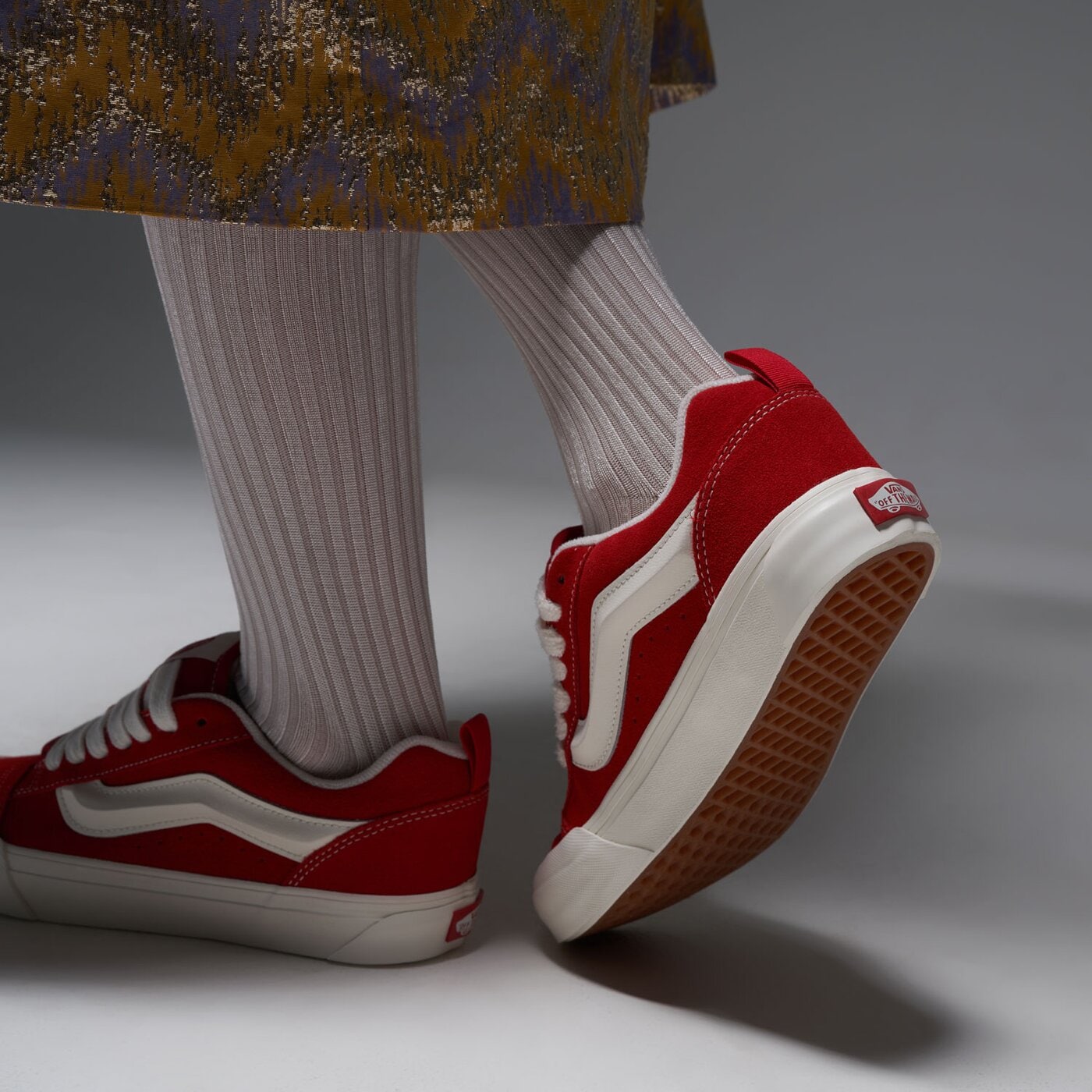 Дамски маратонки VANS KNU SKOOL  vn000d75bop1 цвят червен