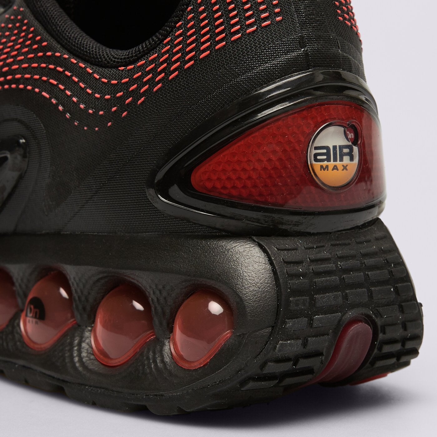 Мъжки маратонки NIKE AIR MAX DN hv5235-002 цвят черен