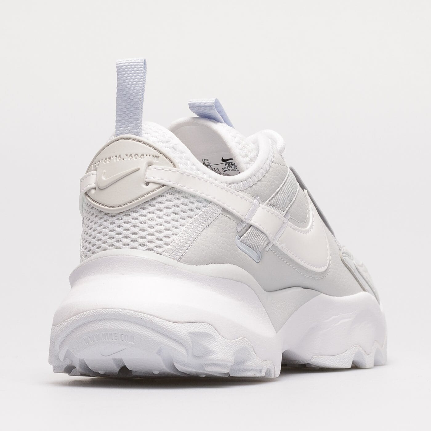 Дамски маратонки NIKE W TC 7900 PRM 2 fb8941-043 цвят сив