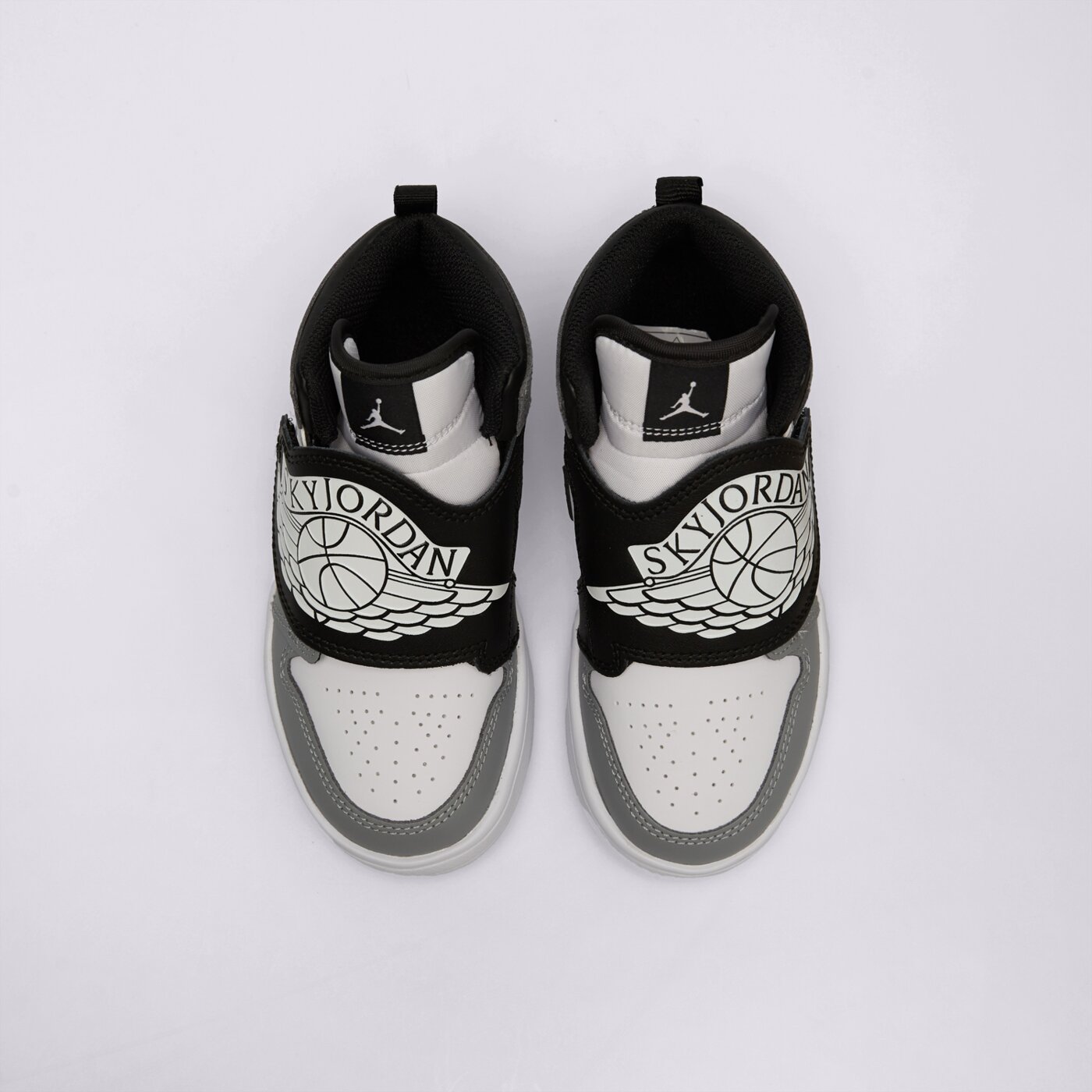 Детски маратонки SKY JORDAN  bq7197-102 цвят сив