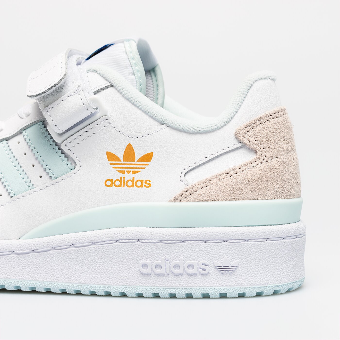 Дамски маратонки ADIDAS FORUM LOW gw4369 цвят бял