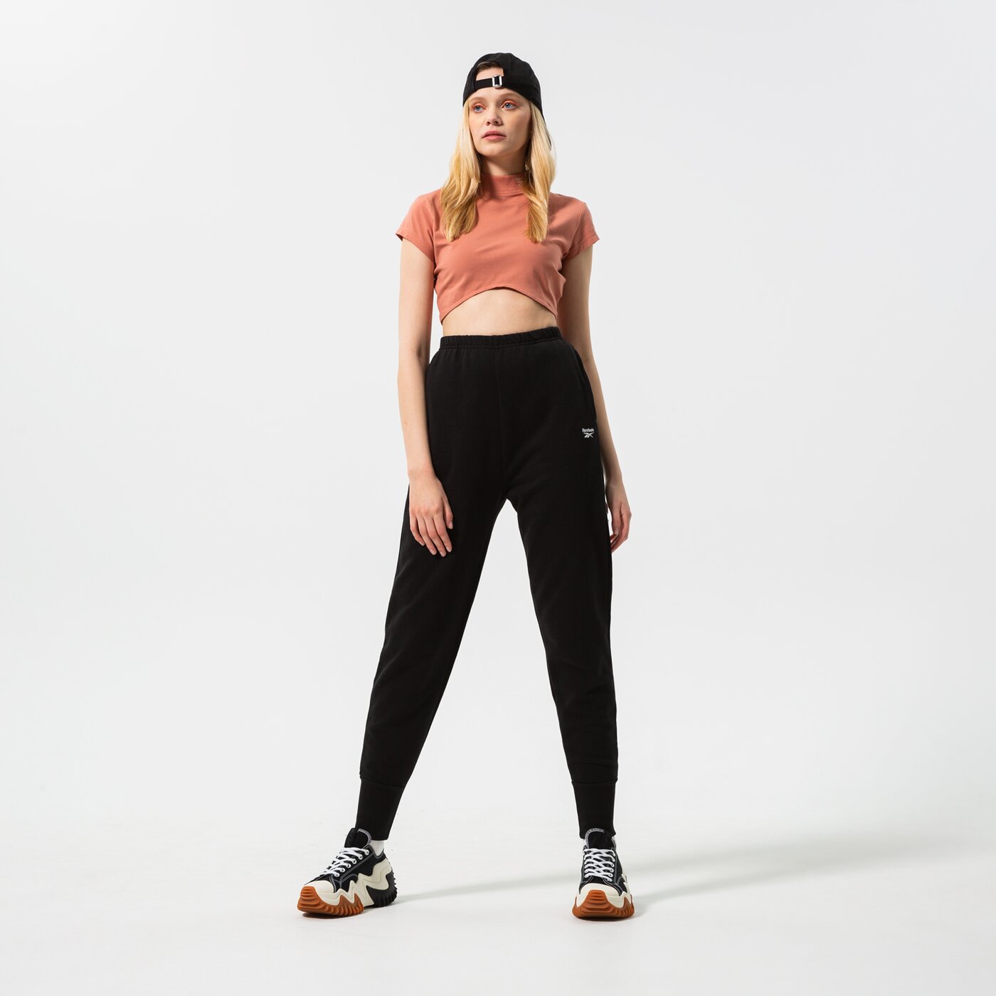 Дамска тениска REEBOK ТЕНИСКА CL WDE TIGHT SS ТОП hb8653 цвят оранжев