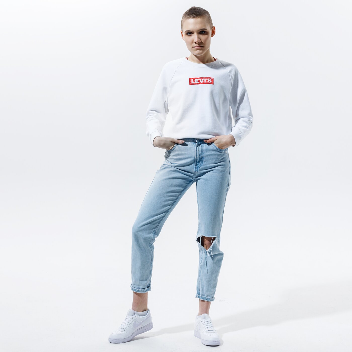 Дамски суичър LEVI'S СУИТЧЪР RELAXED GRAPHIC CREW 29717-0092 цвят бял