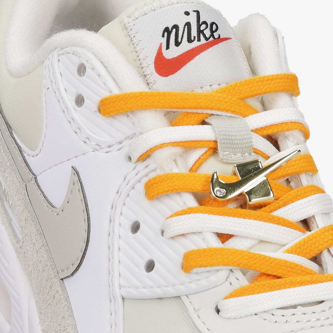 Дамски маратонки NIKE AIR MAX 90 SE da8709-100 цвят бял