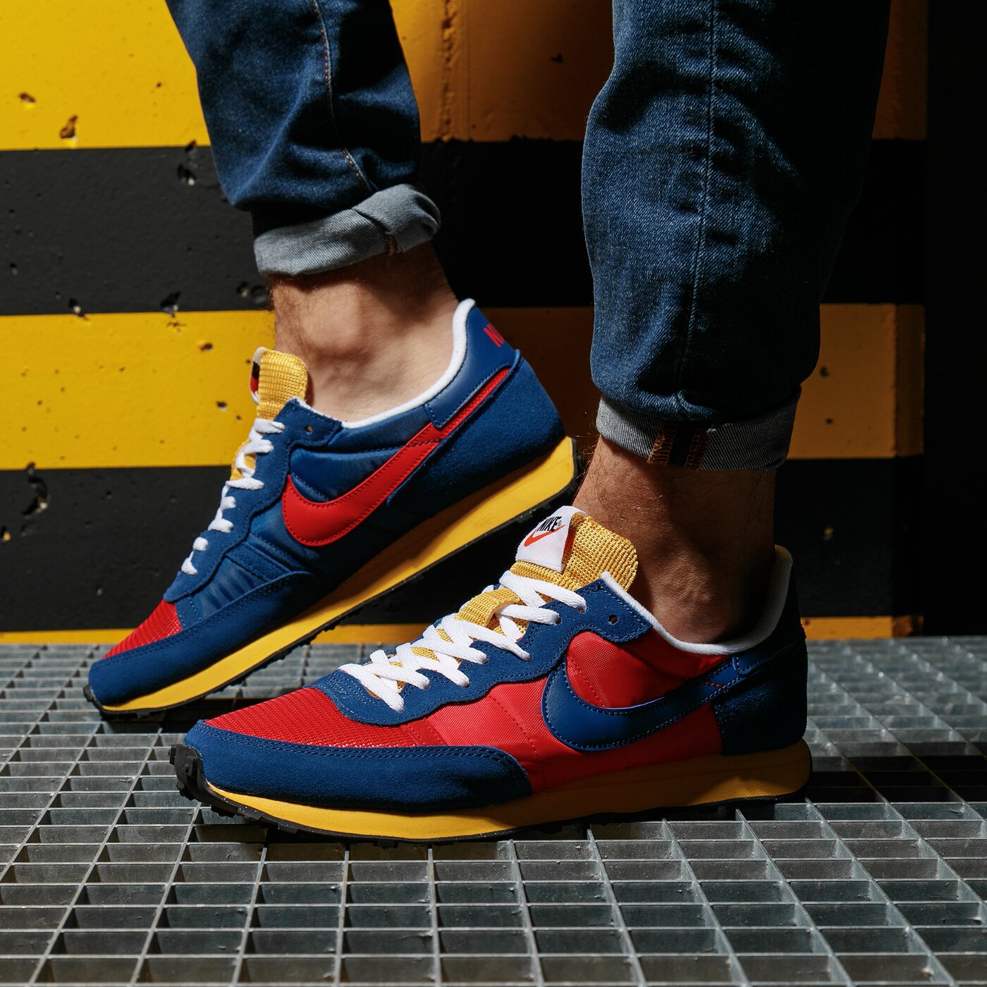 Мъжки маратонки NIKE CHALLENGER OG cw7645-600 цвят червен