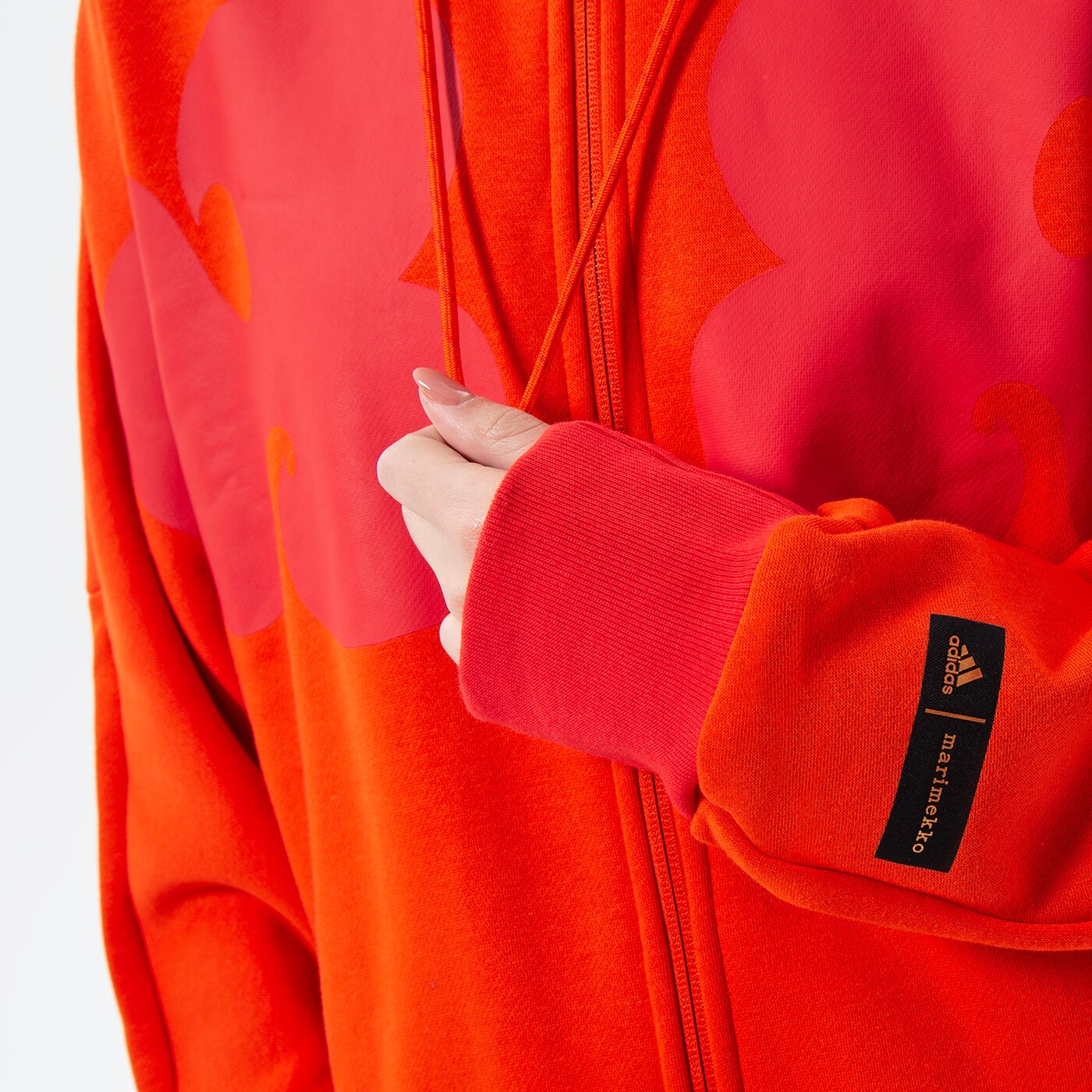 Дамски суичър ADIDAS СУИТЧЪР СЪС ЗАКОПЧАВАНЕ   С КАЧУЛКА MMK CORANG hj7304 цвят коралов