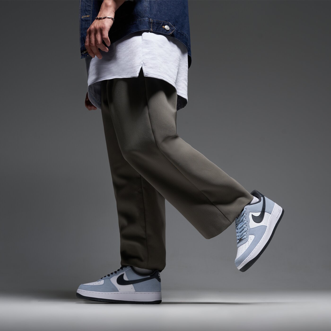 Мъжки маратонки NIKE AIR FORCE 1 '07 LV8 if6205-400 цвят сив