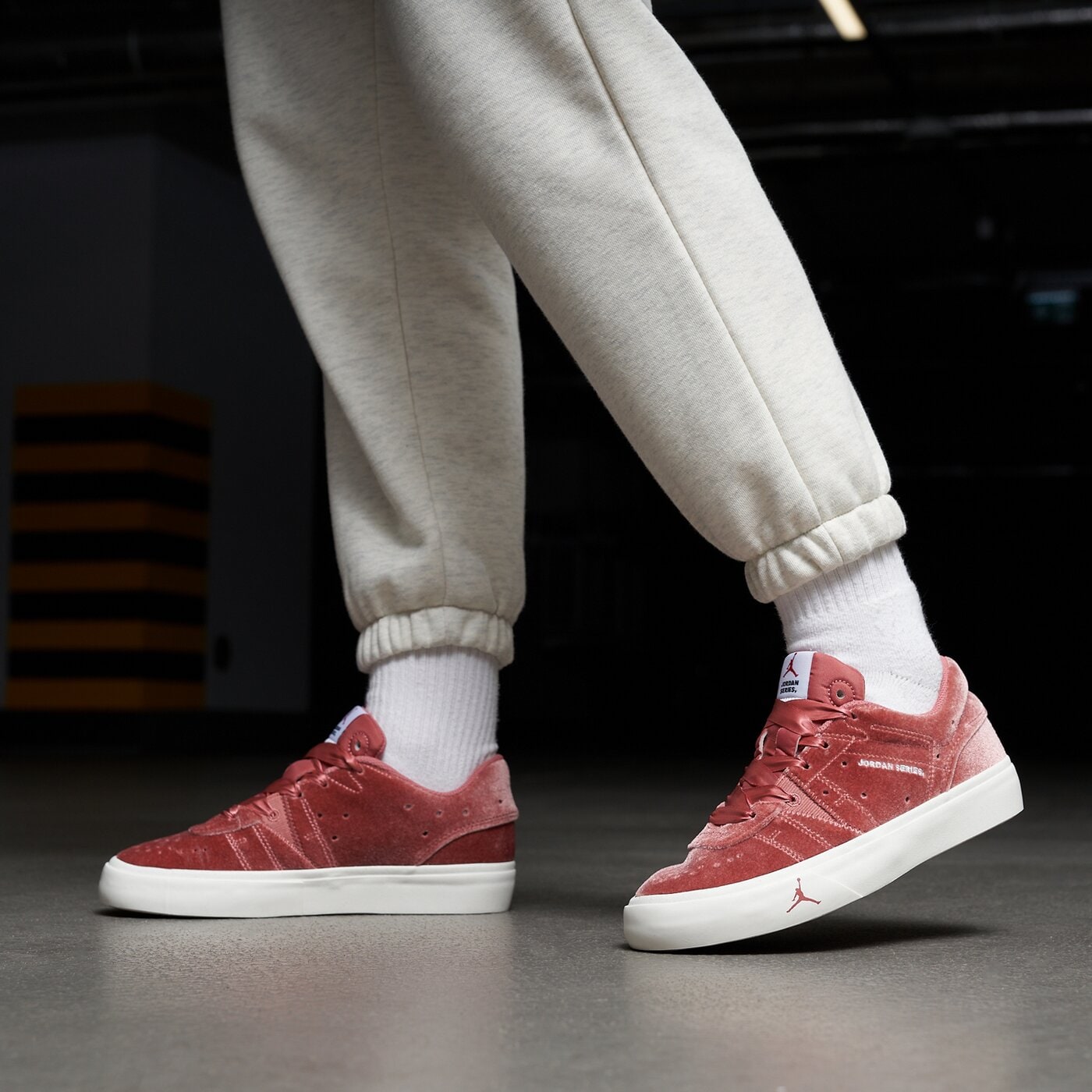 Дамски маратонки WMNS JORDAN SERIES ES SE dz7737600 цвят розов