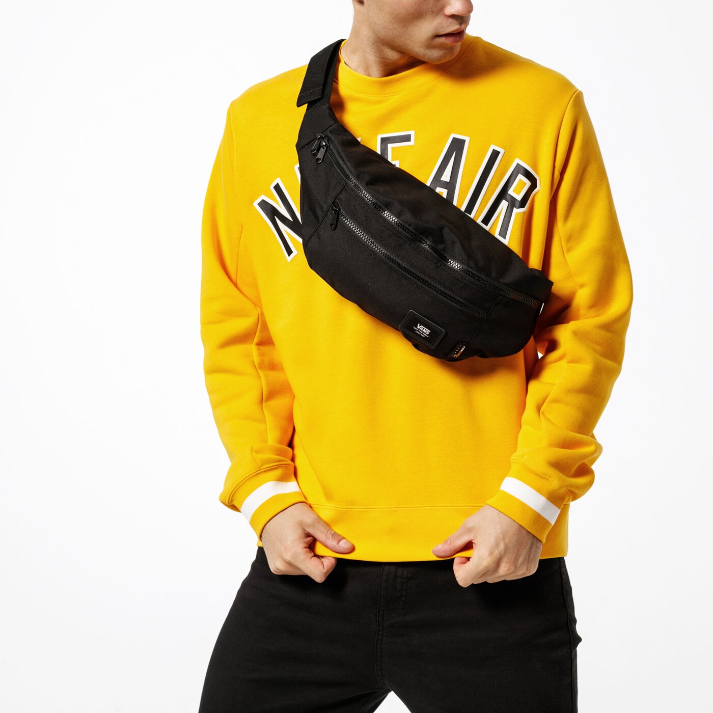 Дамска чанта за кръст VANS ЧАНТА ЗА КРЪСТ WARD CROSS BODY PACK  vn0a2zxxblk1 цвят черен