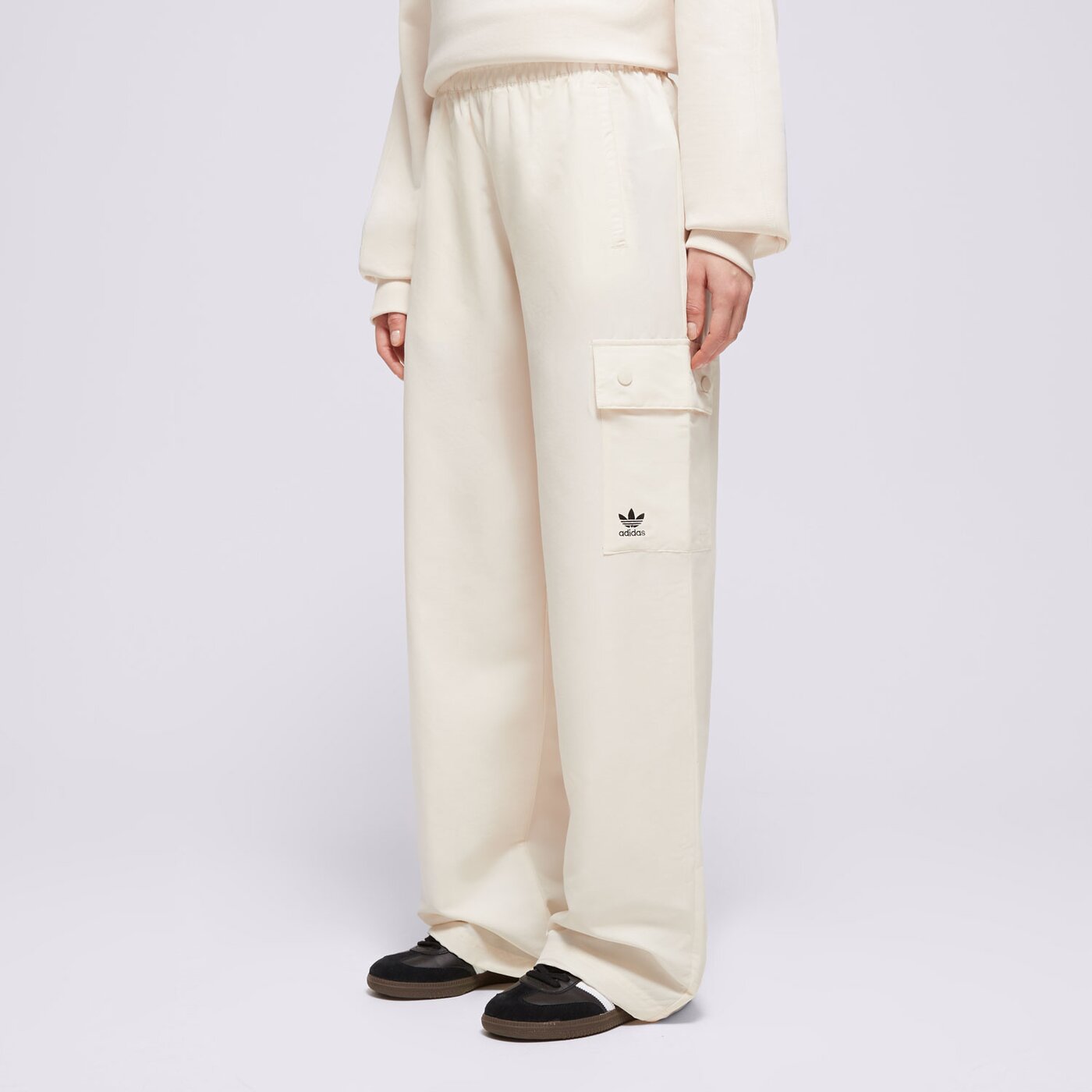 Дамски панталони ADIDAS ПАНТАЛОНИ ESSENTIALS WOVEN CARGO ix9970 цвят бежов