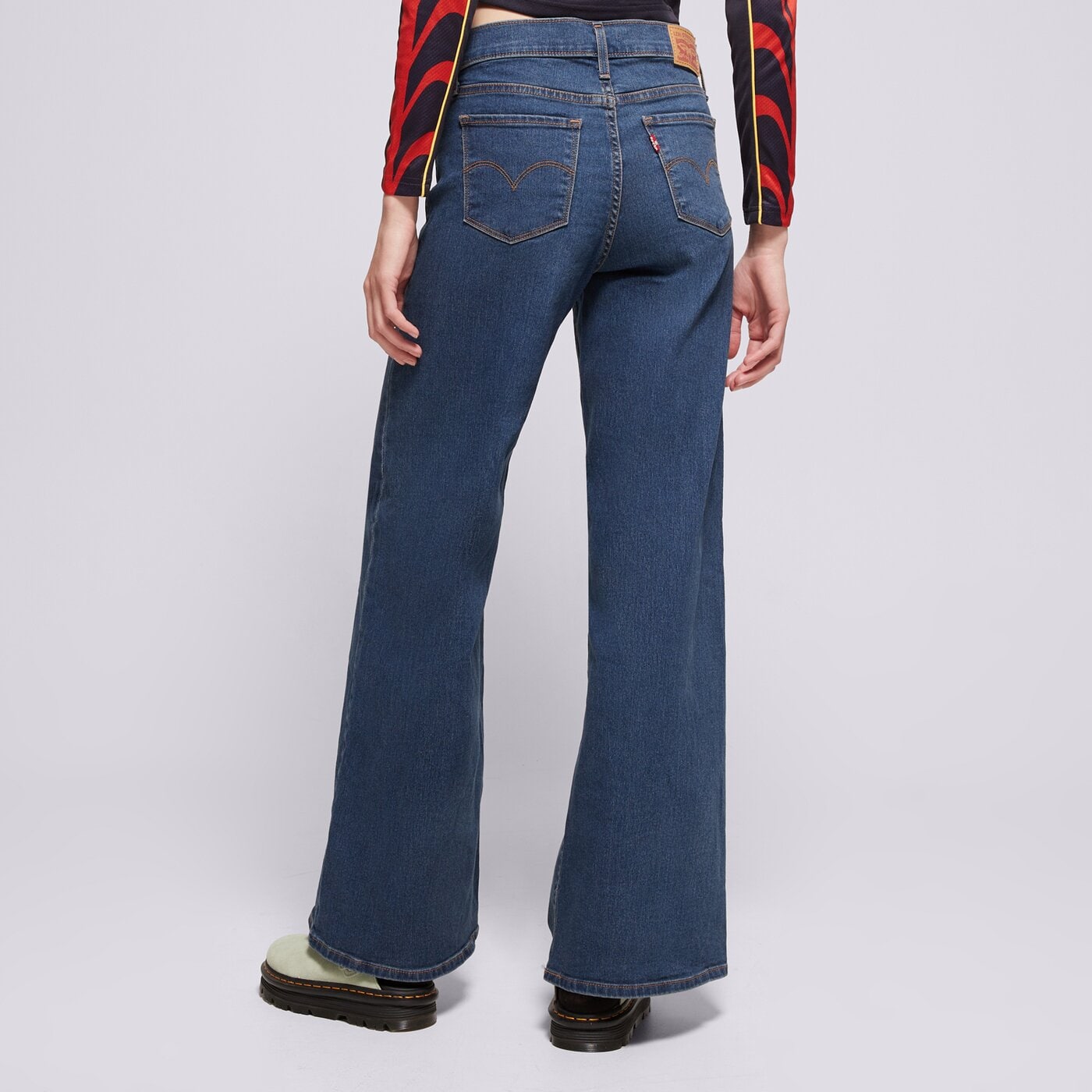 Дамски панталони LEVI'S ПАНТАЛОНИ 318 SHAPING WIDE LEG 001pz-0001 цвят син