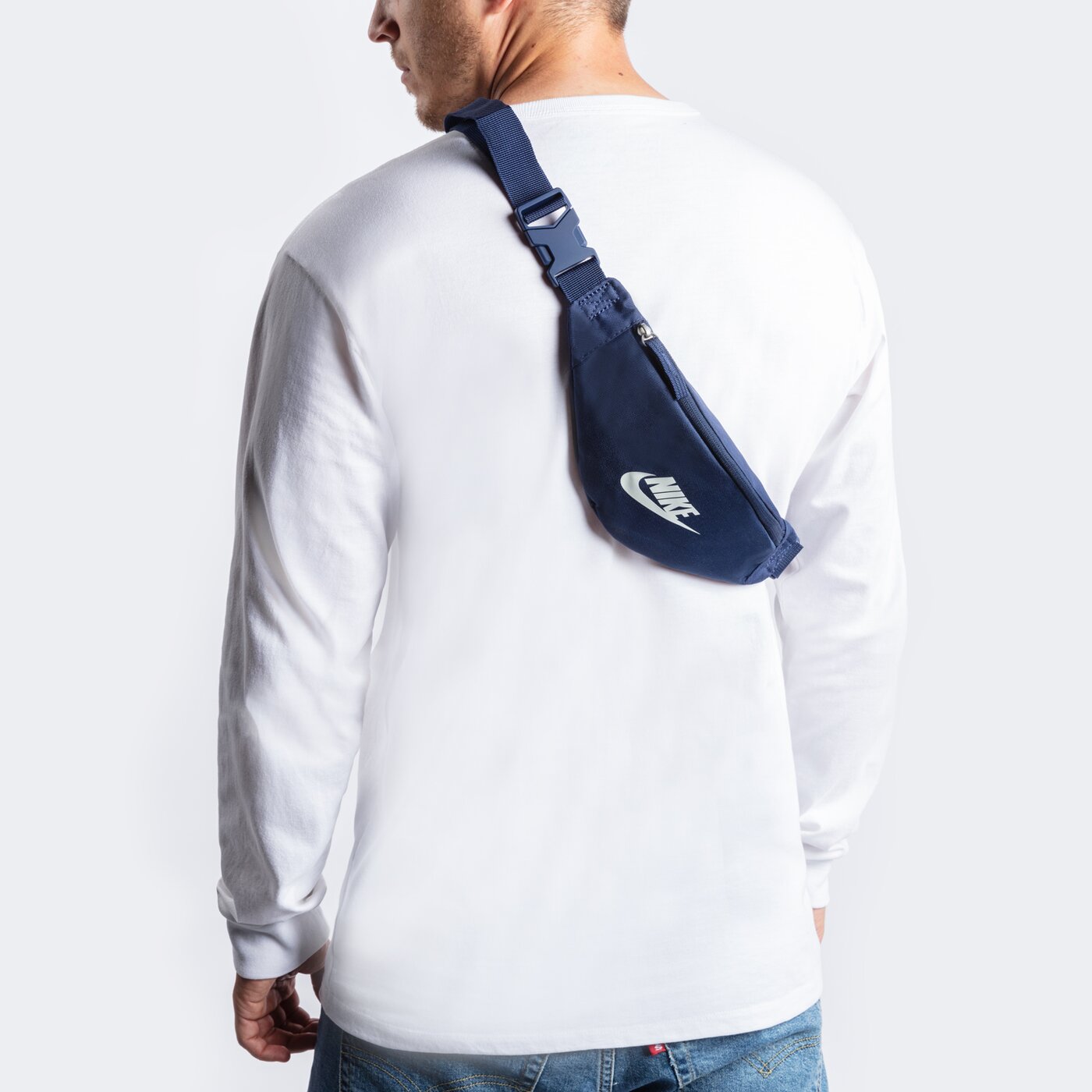 Дамска чанта за кръст NIKE ЧАНТА ЗА КРЪСТ SMALL HIP db0488-410 цвят тъмносин