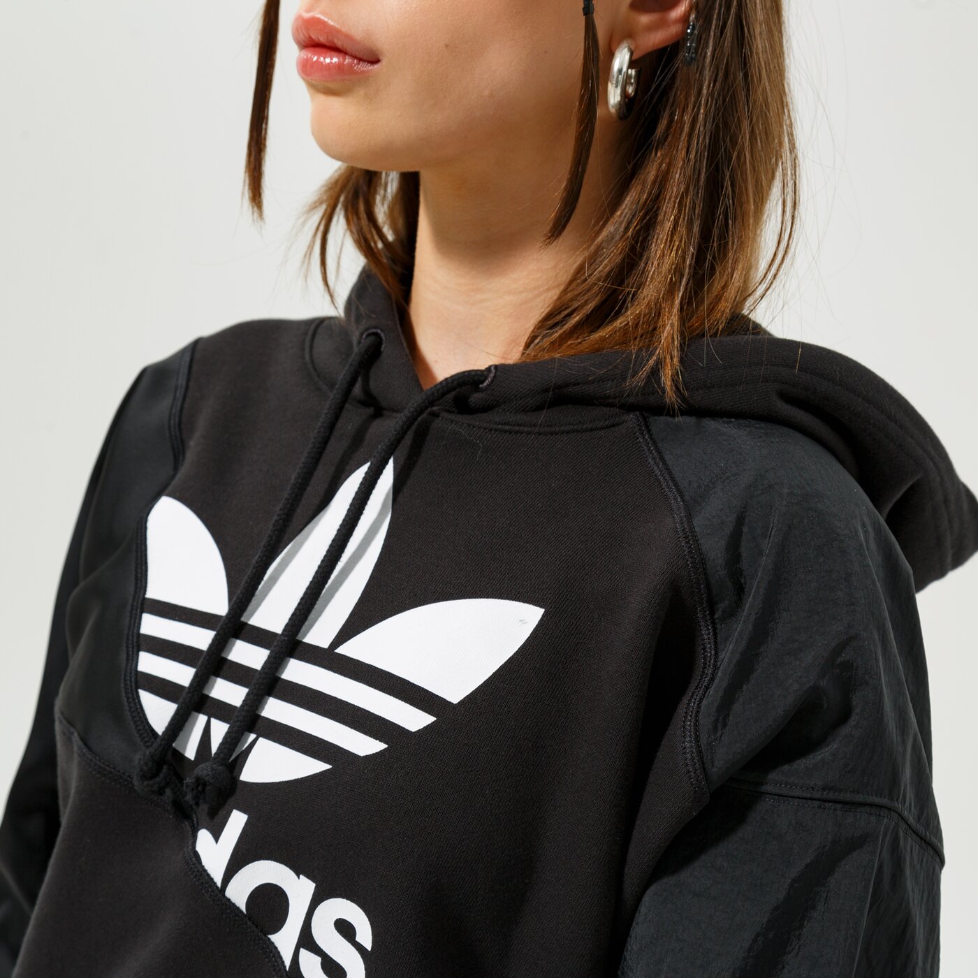 Дамски суичър ADIDAS СУИТЧЪР С КАЧУЛКА HOODIE hc7050 цвят черен