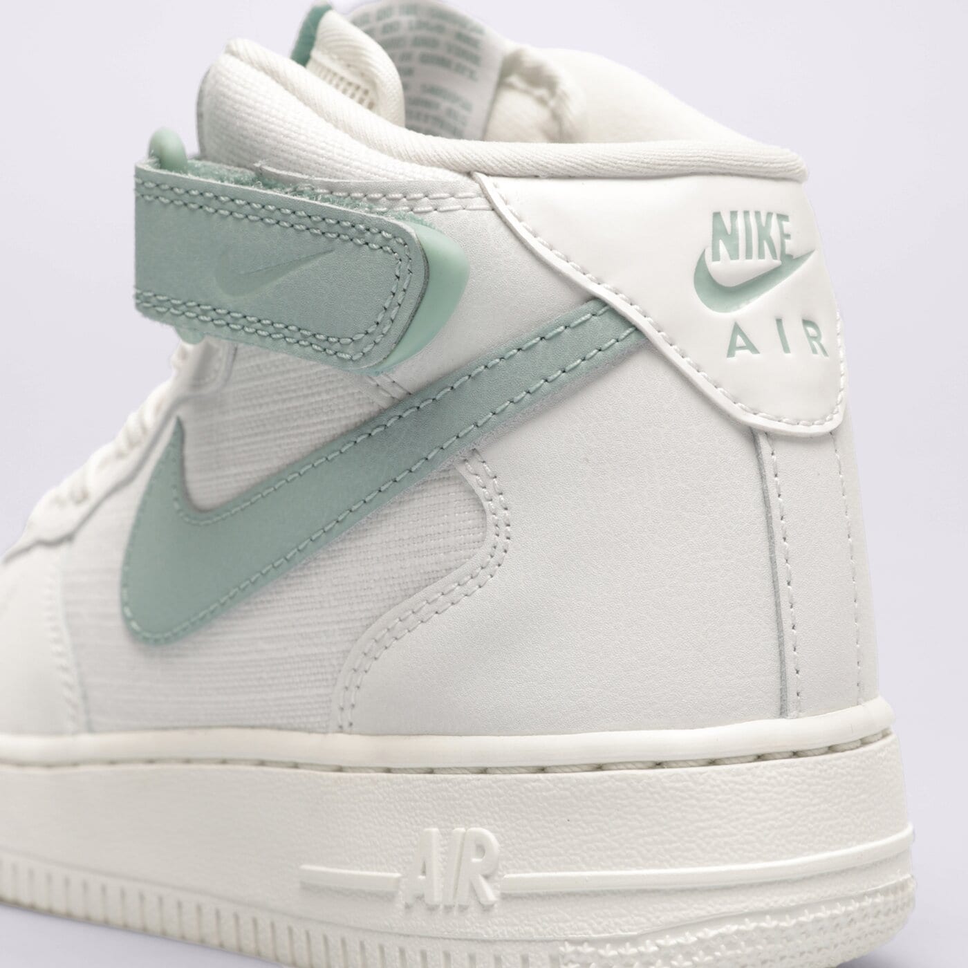 Дамски маратонки NIKE WMNS AIR FORCE 1 '07 MID dd9625-103 цвят бял