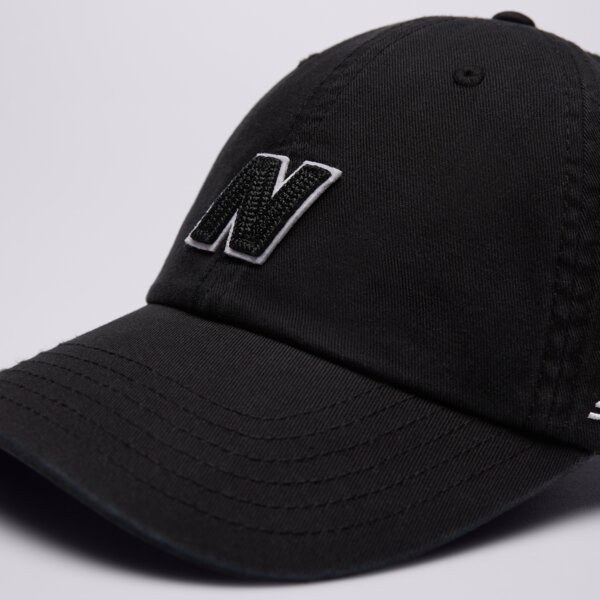 Дамска шапка с козирка NEW BALANCE ШАПКА 6 PANEL BLOCK N HAT V 2.0 lah51005bk цвят черен