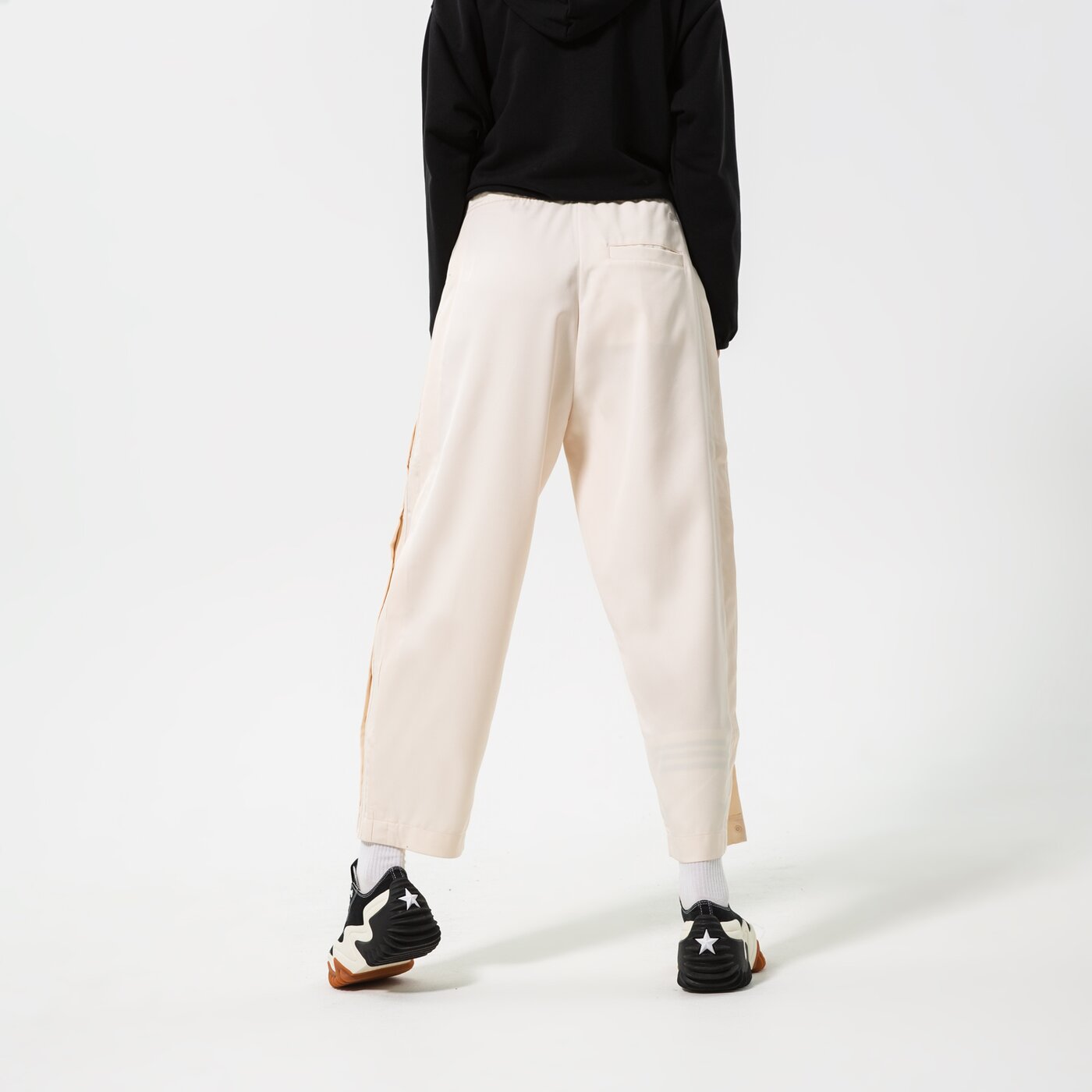 Дамски панталони ADIDAS ПАНТАЛОНИ RELAXED PANT hf2009 цвят бежов