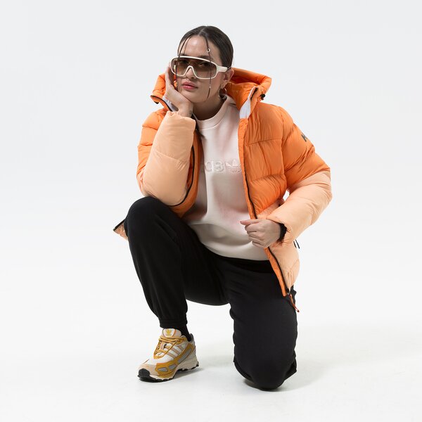 Дамски суичър ADIDAS СУИТЧЪР EMB CREW W'WHT hy8731 цвят бежов