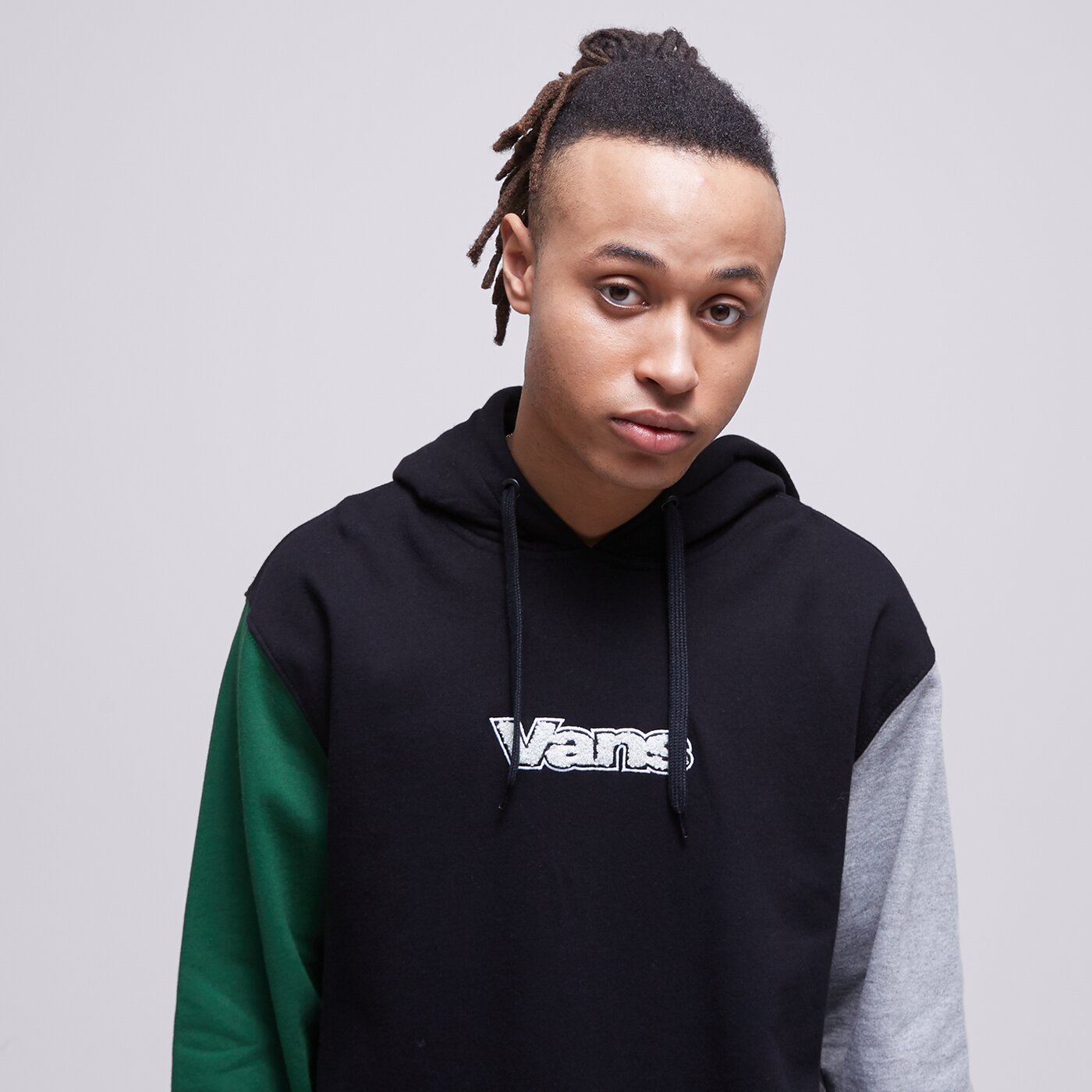 Мъжки суичър VANS СУИТЧЪР С КАЧУЛКА VANS COLORBLOCK PO BLACK vn0007vxbva1 цвят черен