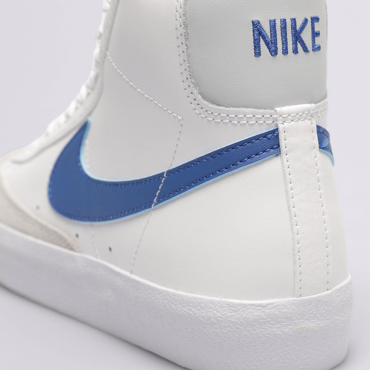 Детски маратонки NIKE BLAZER MID '77 da4086-113 цвят бял