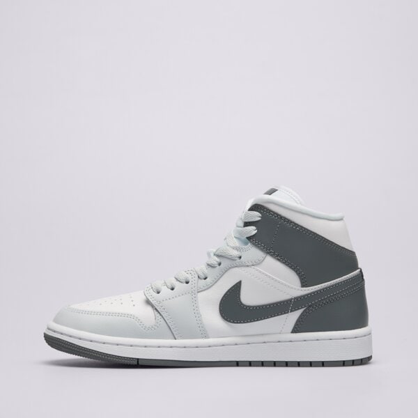 Дамски маратонки WMNS AIR JORDAN 1 MID bq6472-113 цвят бял