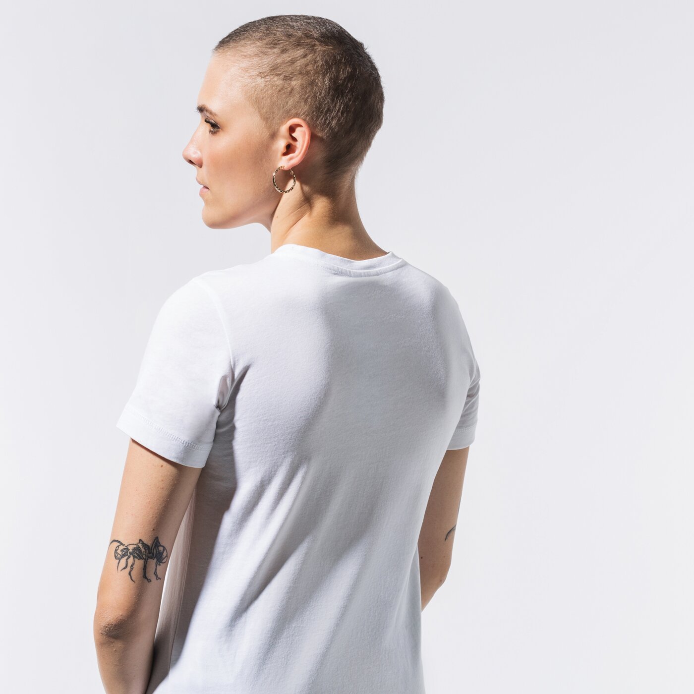 Дамска тениска CHAMPION ТЕНИСКА CREWNECK ТЕНИСКА 113223ww001 цвят бял