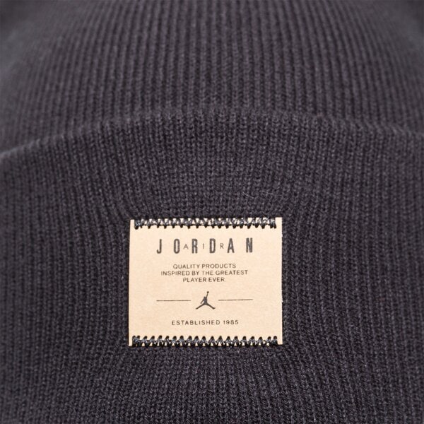 Дамска зимна шапка JORDAN ЗИМНА ШАПКА JORDAN BEANIE CUFFEED UTILITY ci4168-010 цвят черен