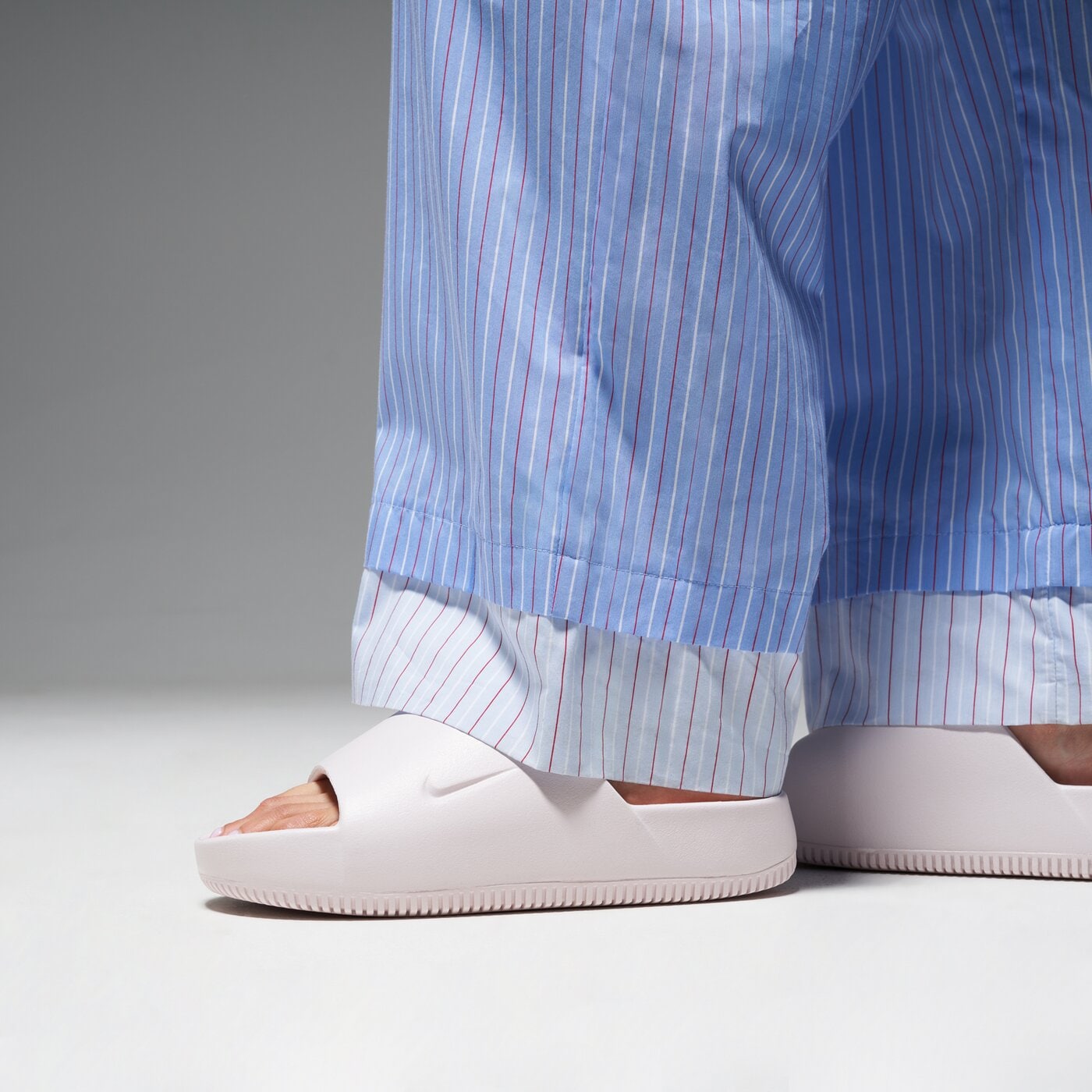 Дамски чехли и сандали NIKE CALM  dx4816-600 цвят розов