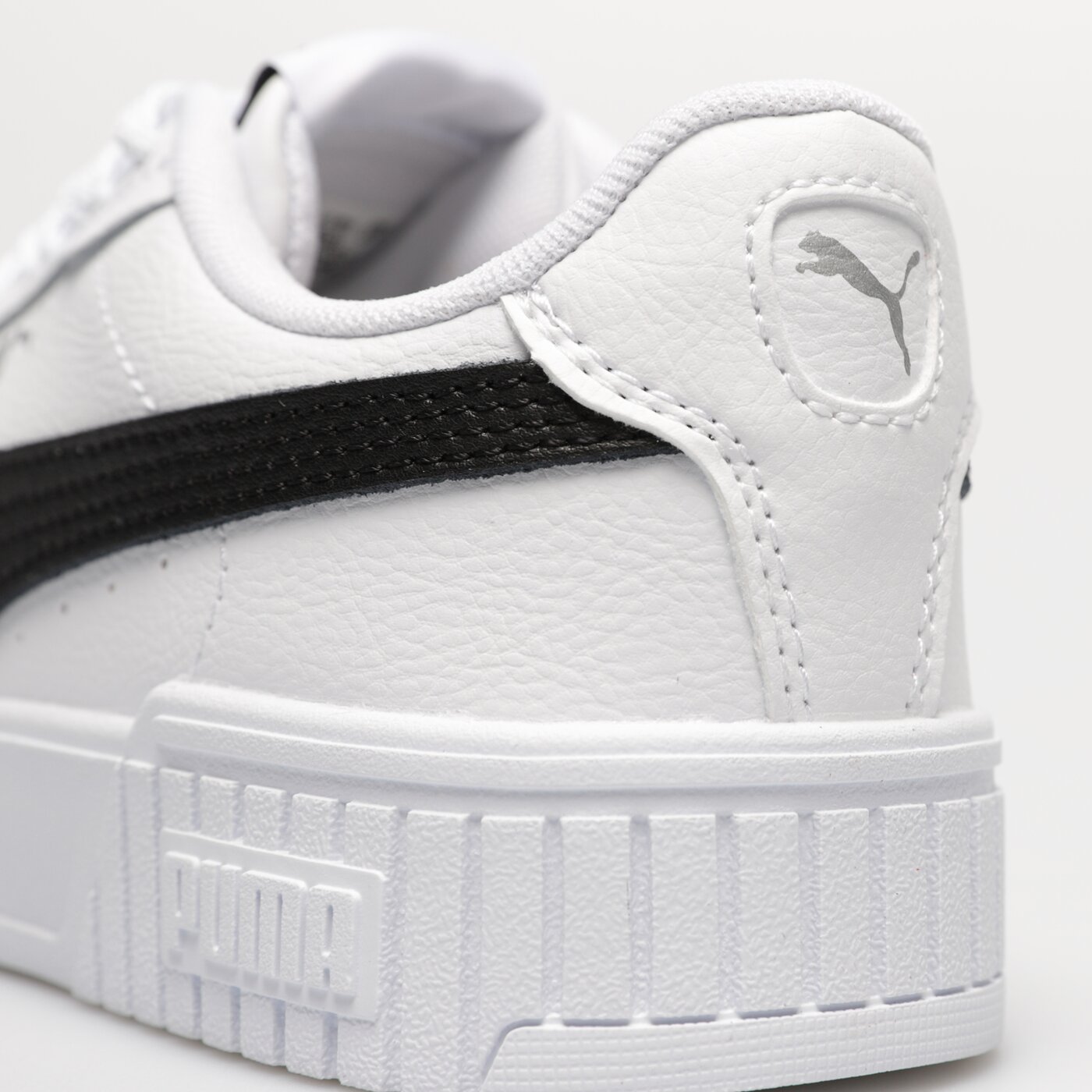 Дамски маратонки PUMA CARINA 2.0 38584907 цвят бял